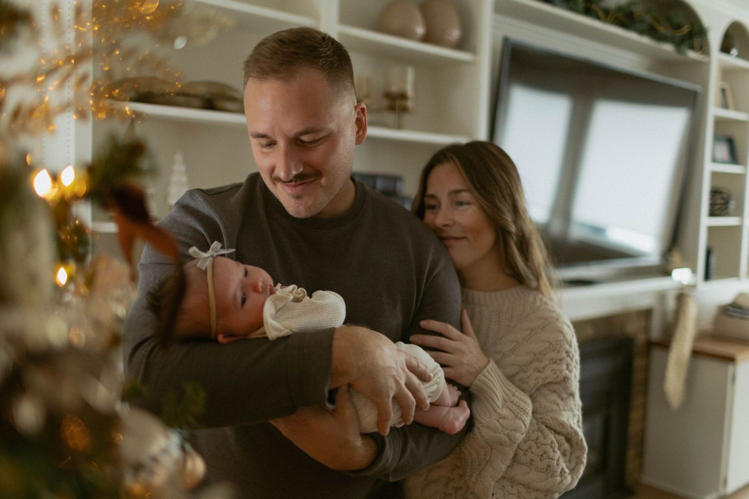 lifestyle newborn photographer near me, award winning photographer, trusted newborn photographer near me, top rated photographer near me