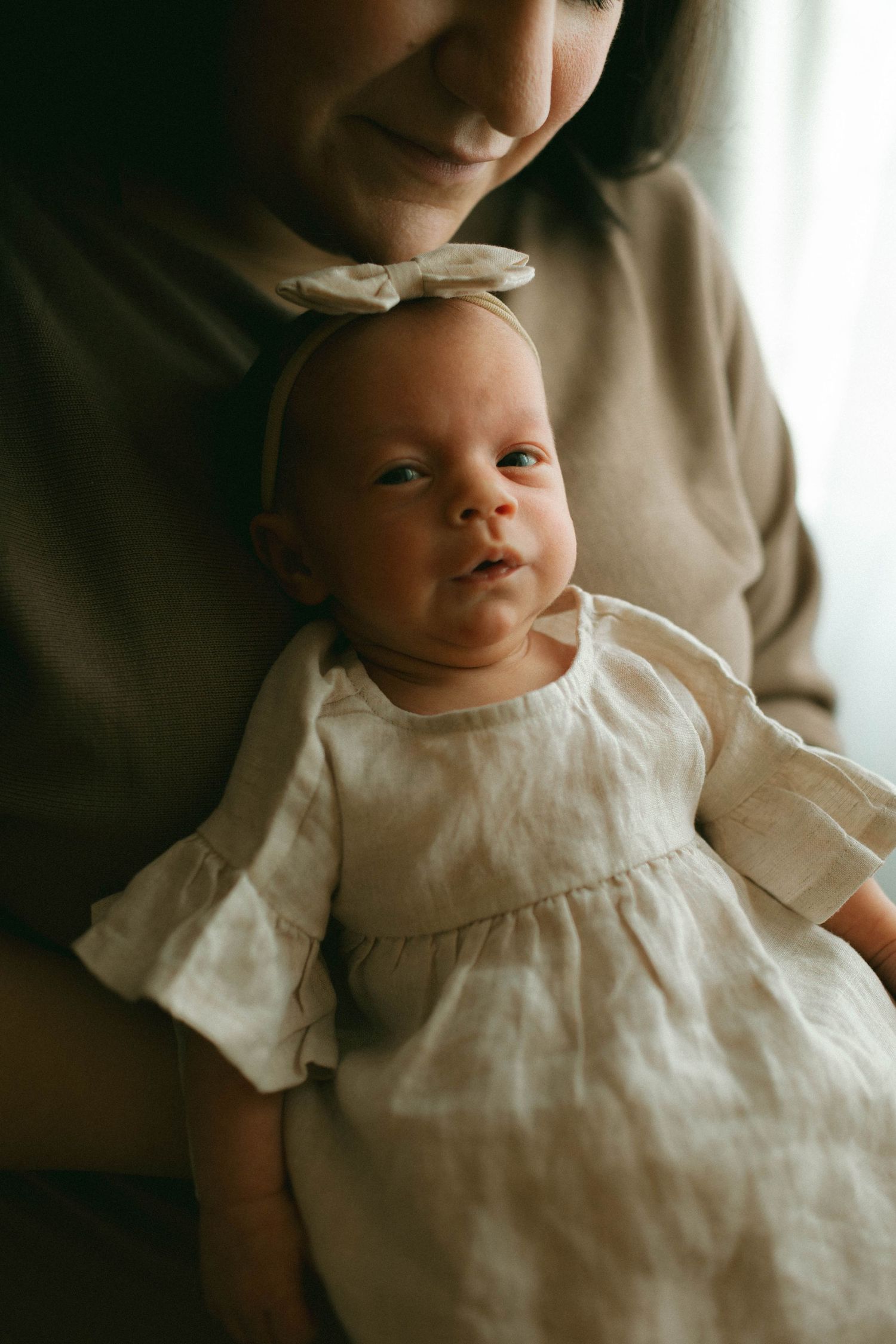 Lifestyle Newborn photographer near me, lifestyle newborn photographer brantford ,newborn photographer paris ontario, cambridge photographer