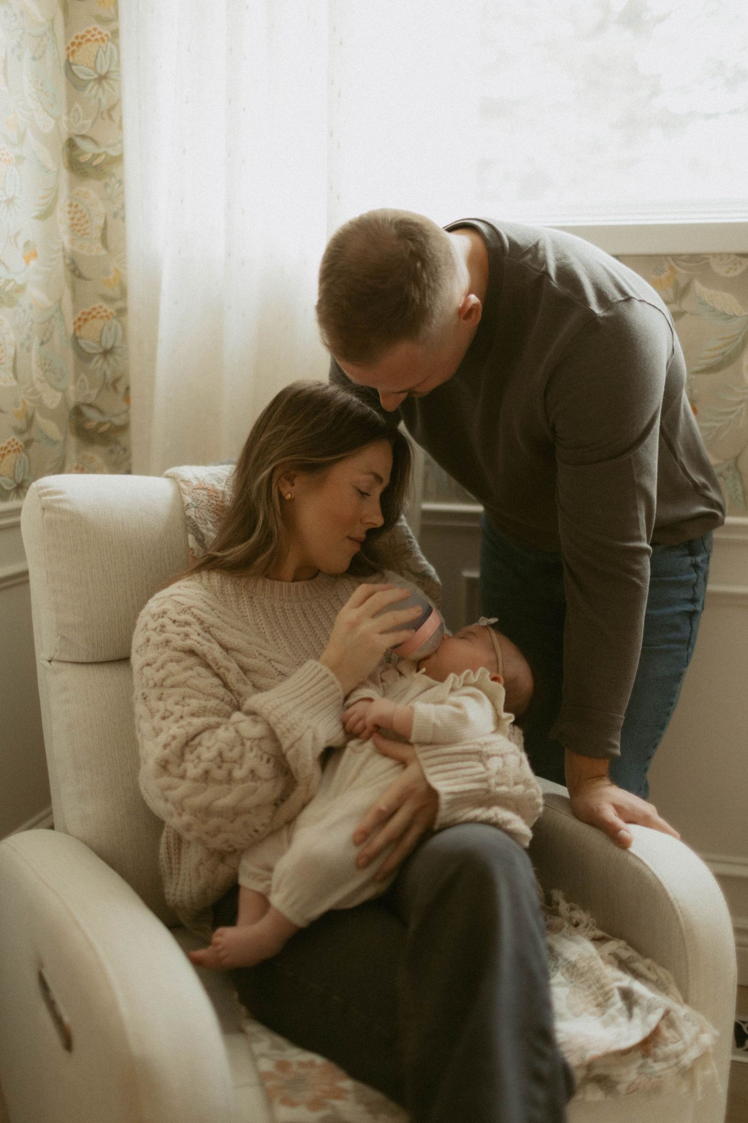 Lifestyle Newborn photographer near me, lifestyle newborn photographer woodstock,newborn photographer norwich,newborn photographer ingersoll