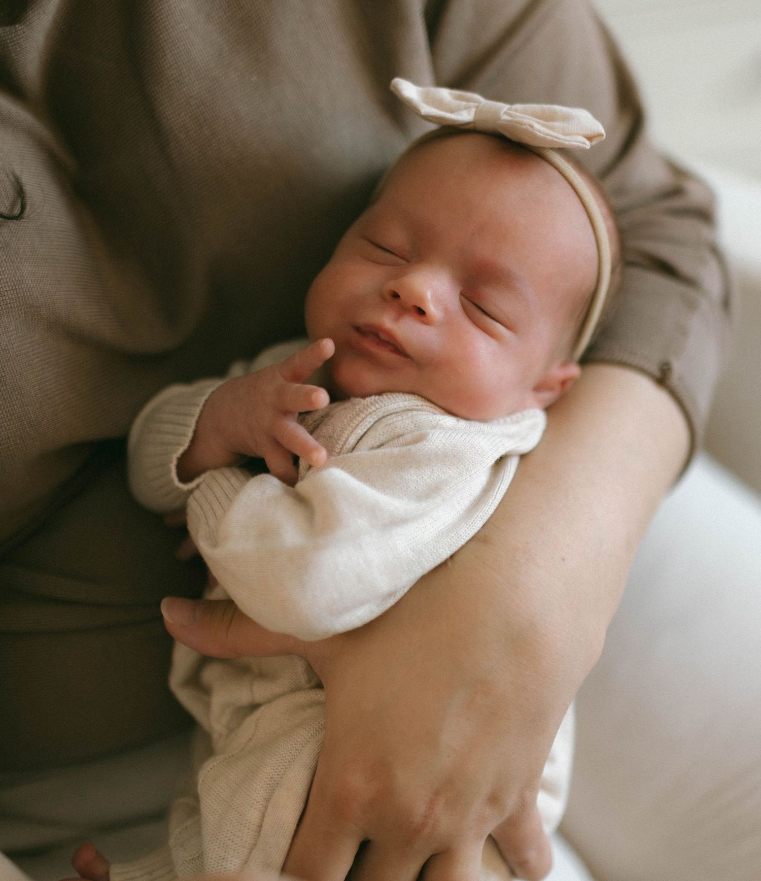 Lifestyle Newborn photographer near me, lifestyle newborn photographer brantford ,newborn photographer paris ontario, cambridge photographer