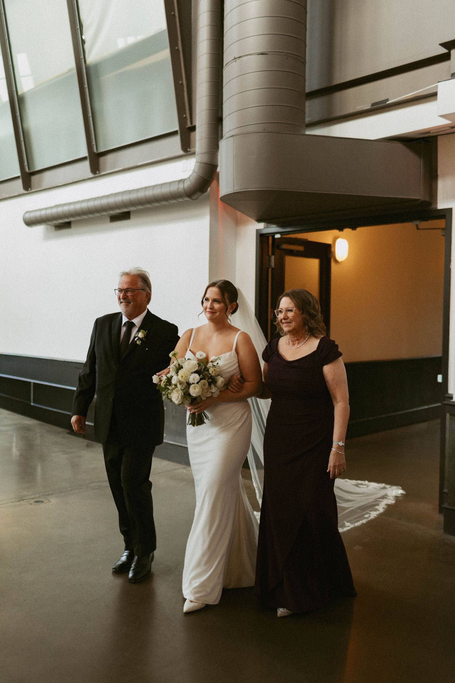 Wedding photographer Brantford Ontario, cinematic documentary weddings, natural moments, emotional photography