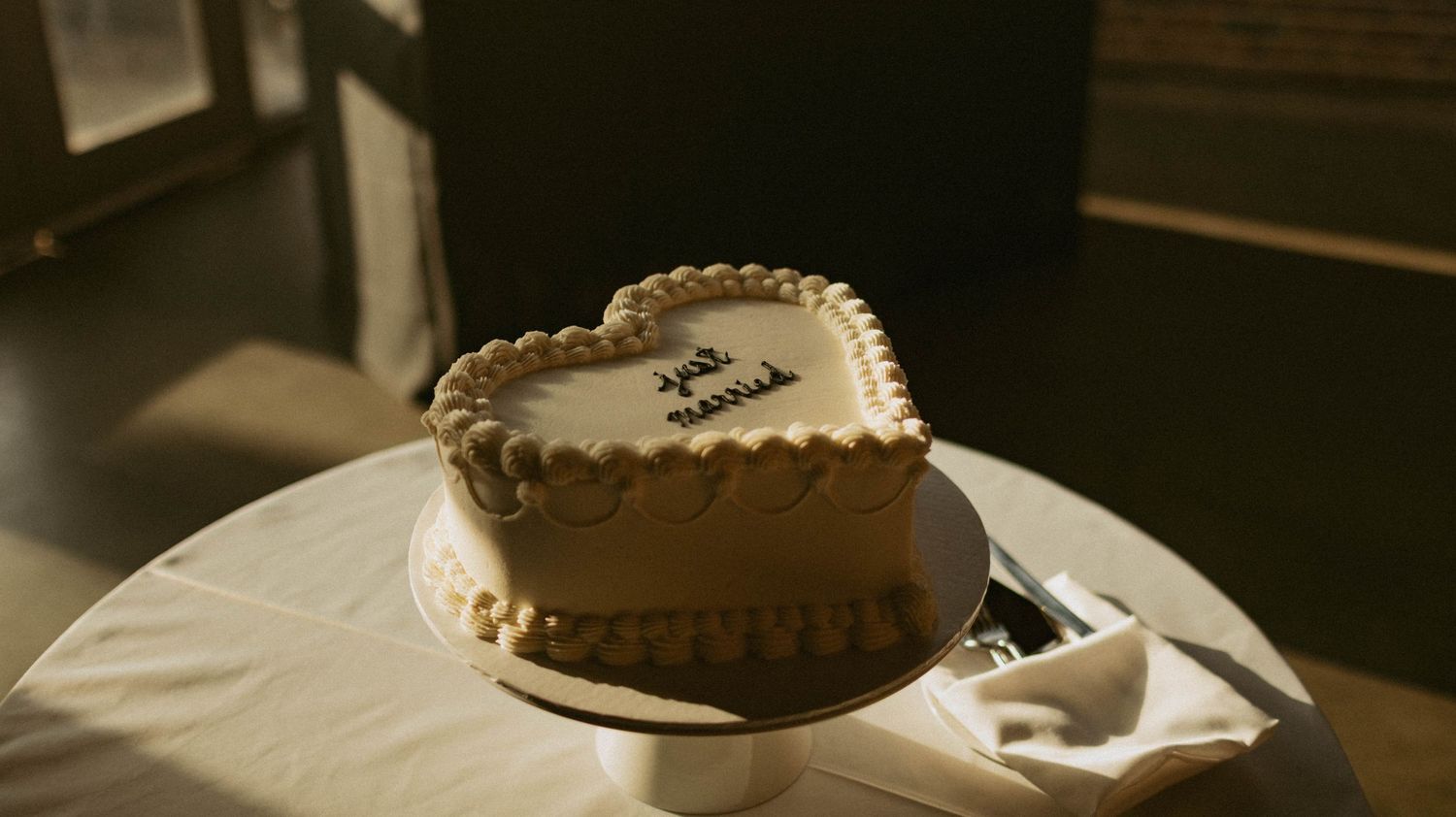 Cinematic wedding photographer Ontario, documentary wedding photography, Woodstock Ontario, candid storytelling