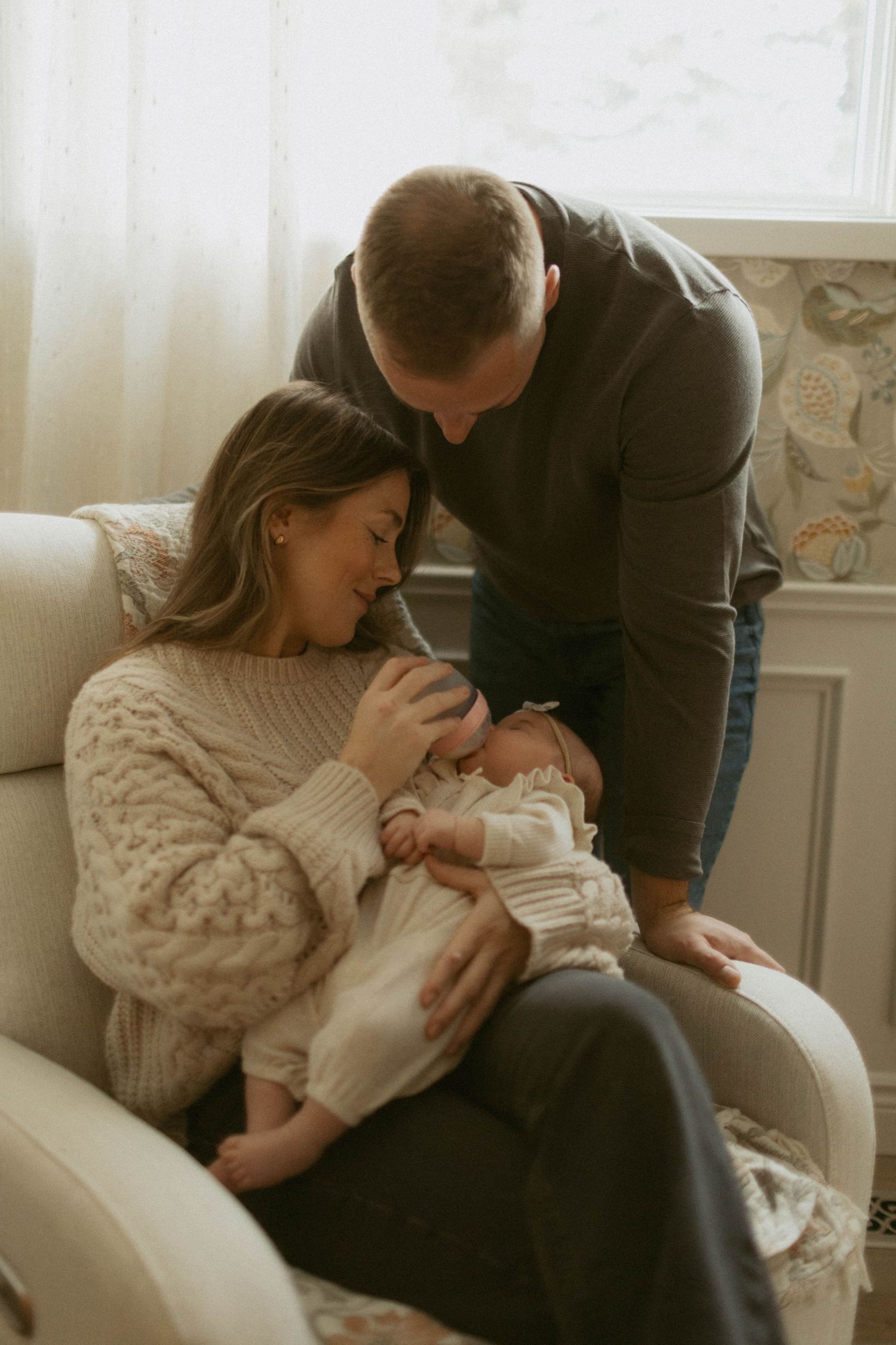 Lifestyle Newborn photographer near me, lifestyle newborn photographer woodstock,newborn photographer norwich,newborn photographer ingersoll