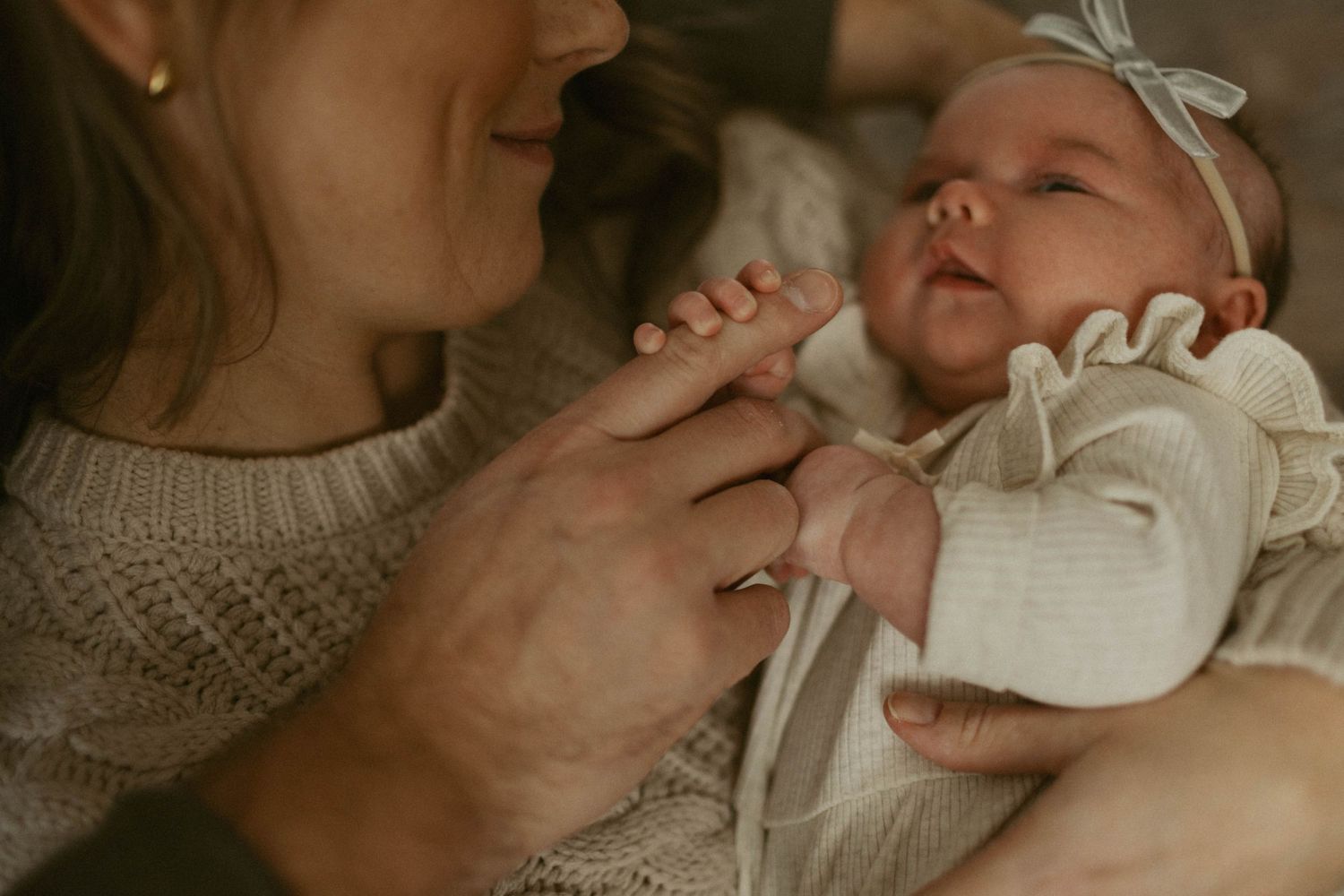 lifestyle newborn photographer near me, award winning photographer, trusted newborn photographer near me, top rated photographer near me