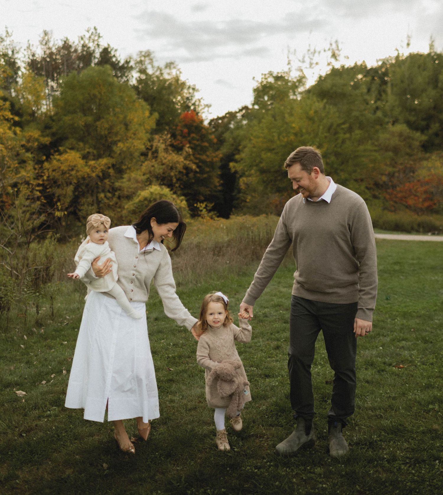 fun family photographer woodstock, lifestyle family photographer woodstock and surrounding areas, family photographer near me, cinematic