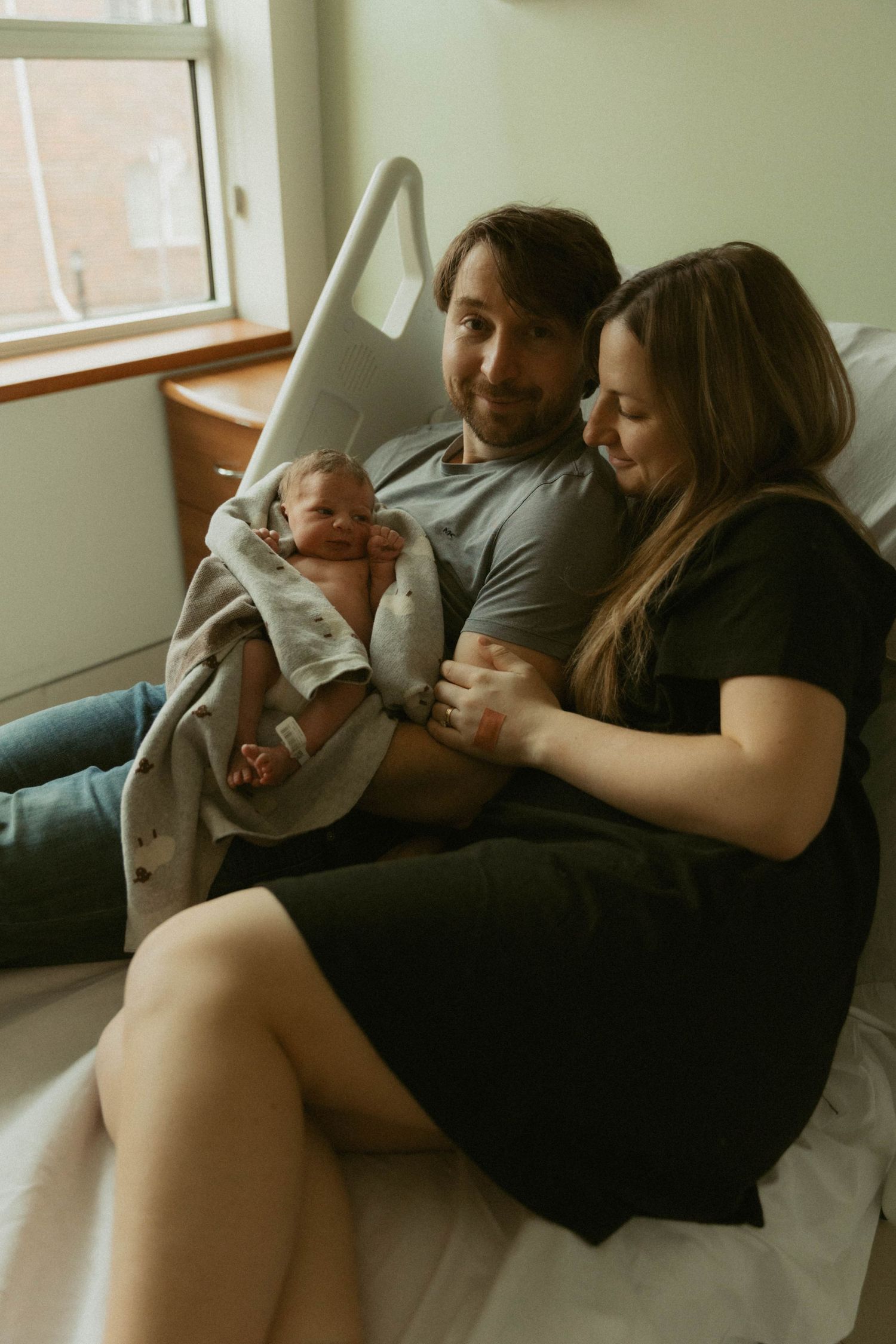 Woodstock Ontario Fresh 48 photographer capturing newborn and mother bonding in hospital after birth, Fresh 48 London, Fresh 48 Photographer