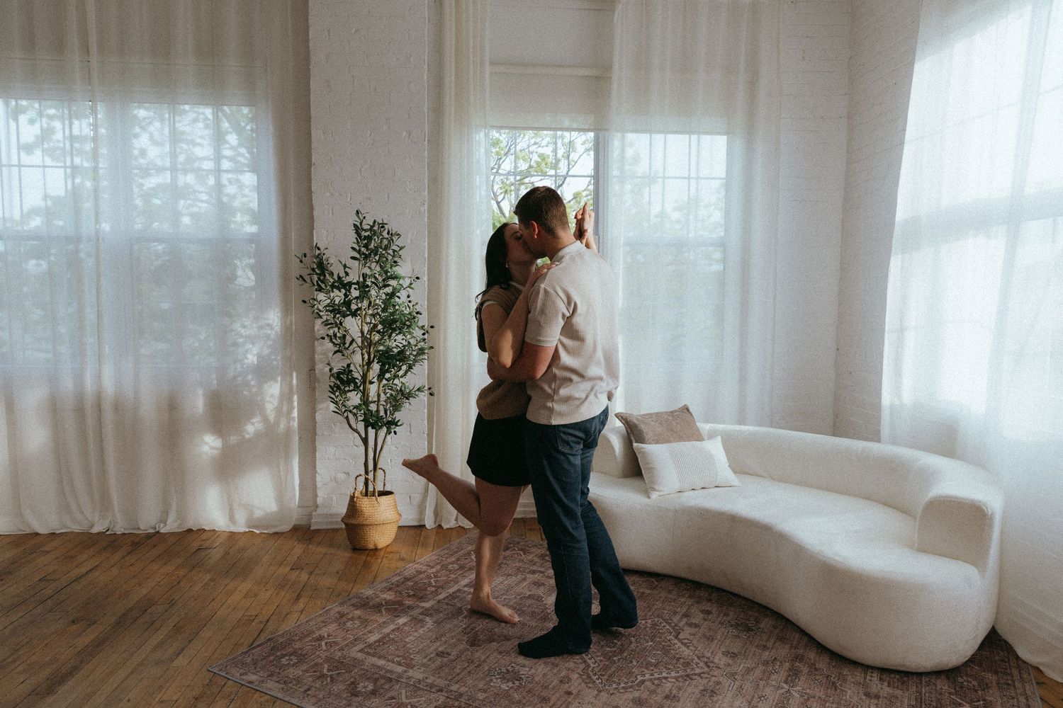 Woodstock Wedding Photographer, Woodstock Photographer, Engaged Couple, Engagement Photos, Engagement Photographer, Woodstock Photographer