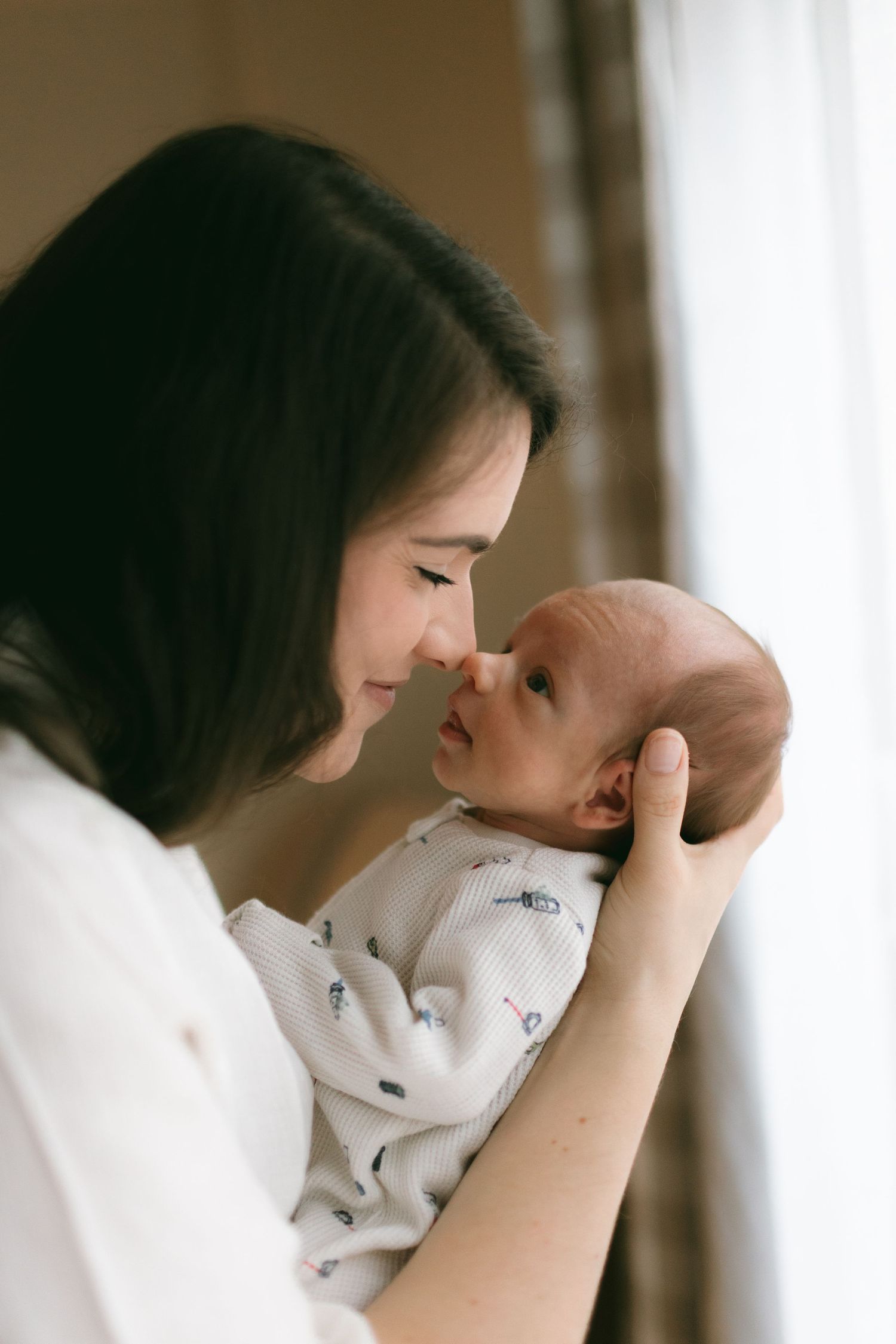 Lifestyle Newborn photographer near me, lifestyle newborn photographer brantford ,newborn photographer paris ontario, cambridge photographer