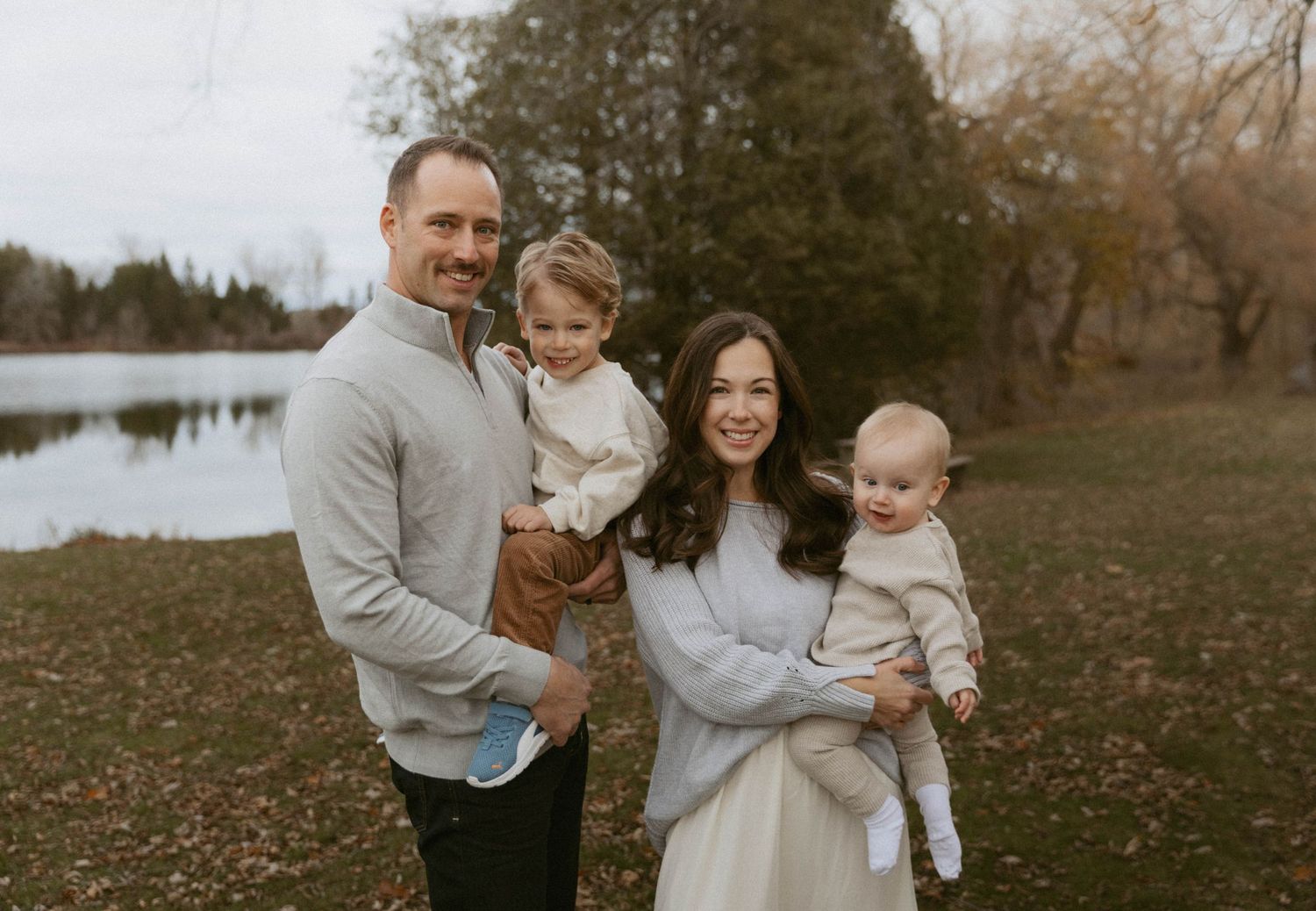 Woodstock Ontario family photographer | London ON family photos | Kitchener Waterloo family photography | Photographer Near Me | Woodstock