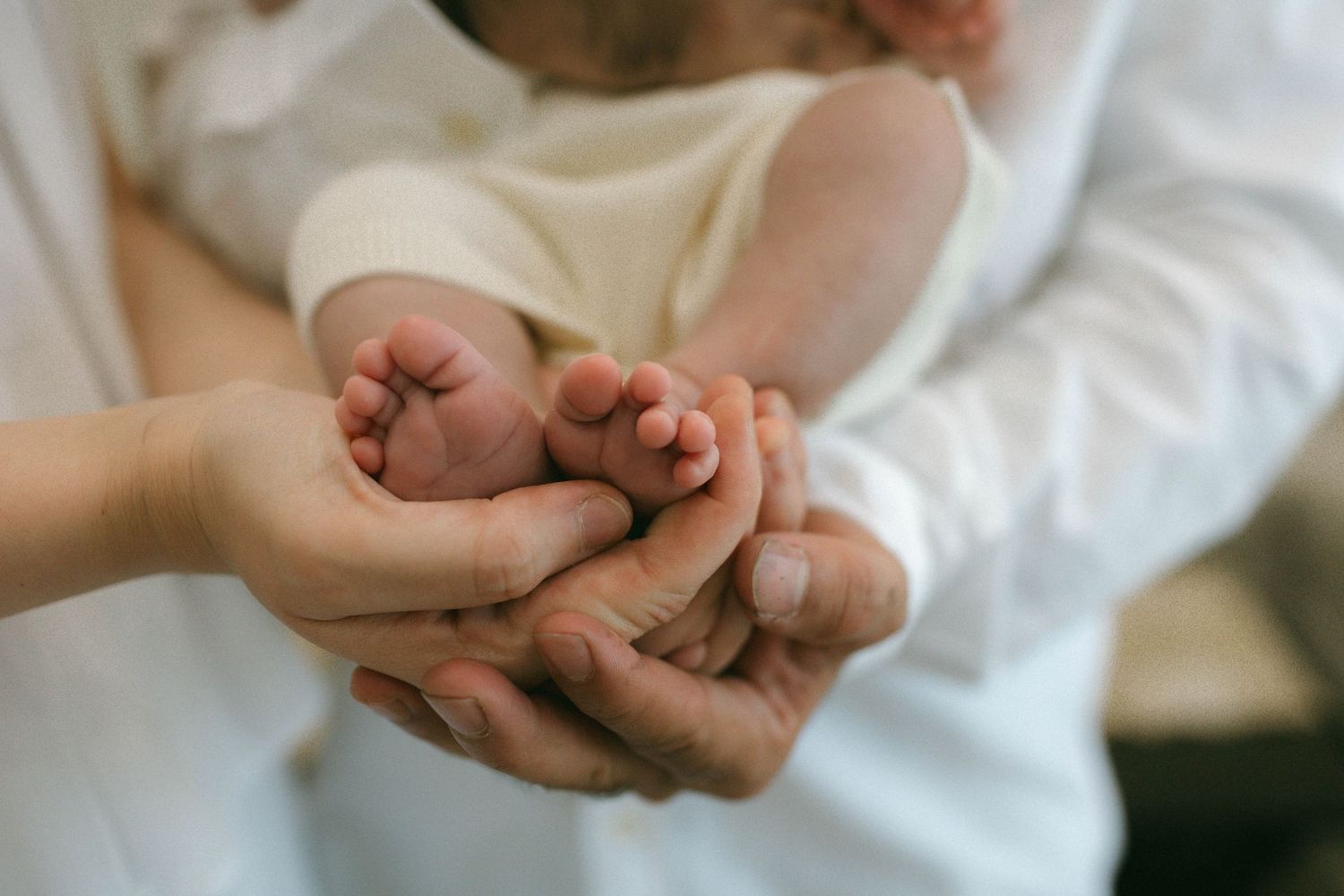 Lifestyle Newborn photographer near me, lifestyle newborn photographer brantford ,newborn photographer paris ontario, cambridge photographer