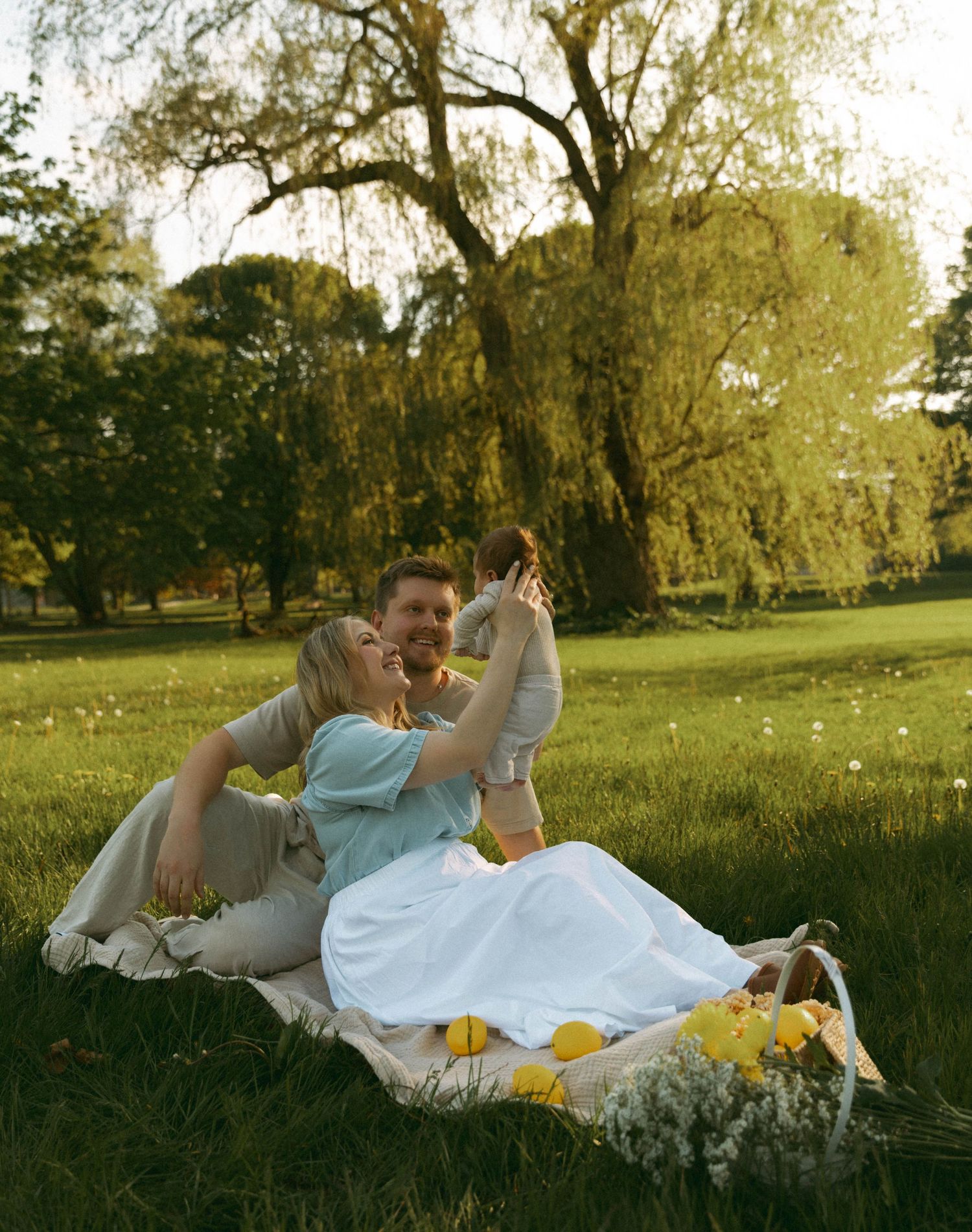 Lifestyle Newborn photographer near me, lifestyle newborn photographer brantford ,newborn photographer paris ontario, cambridge photographer