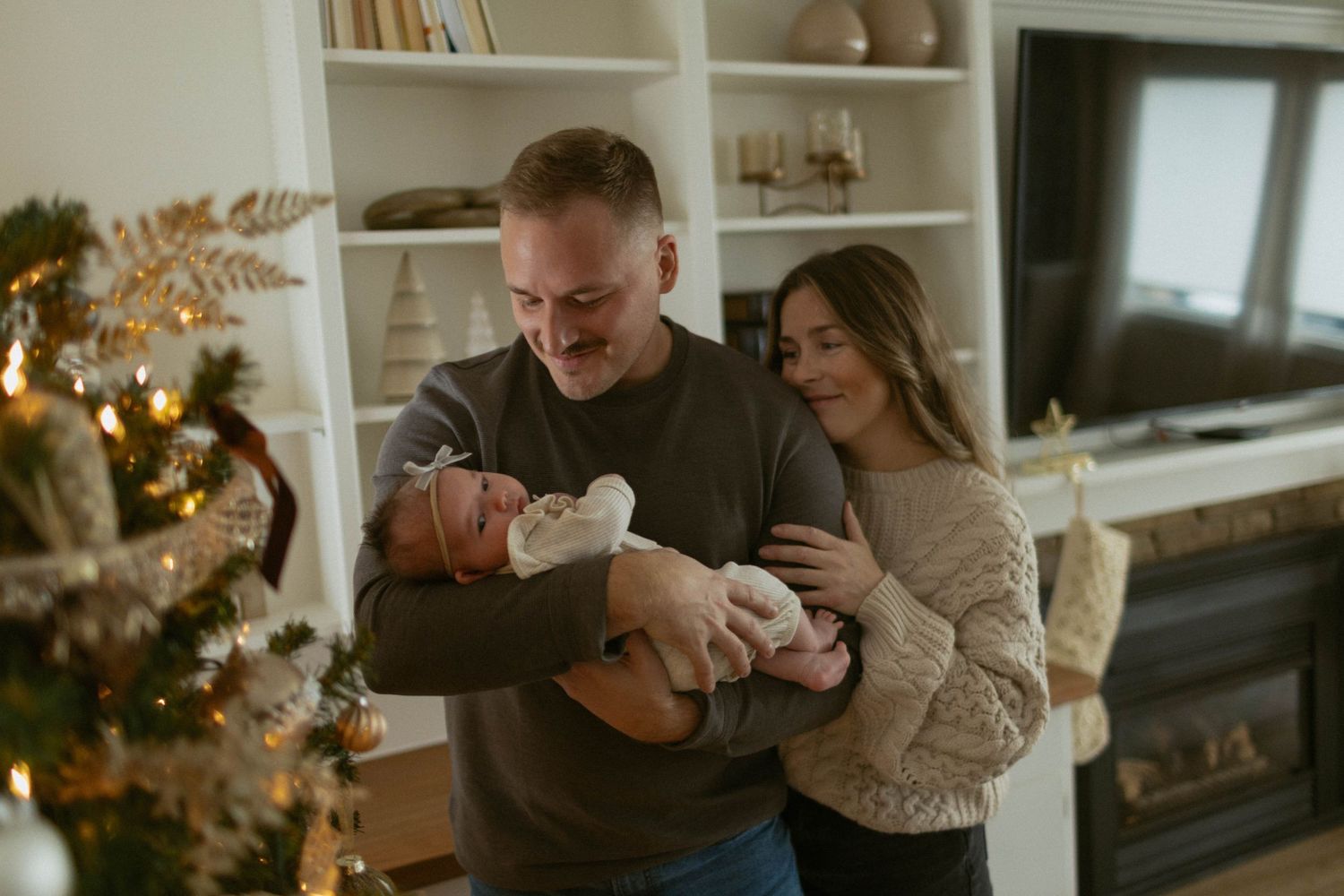 lifestyle newborn photographer near me, award winning photographer, trusted newborn photographer near me, top rated photographer near me