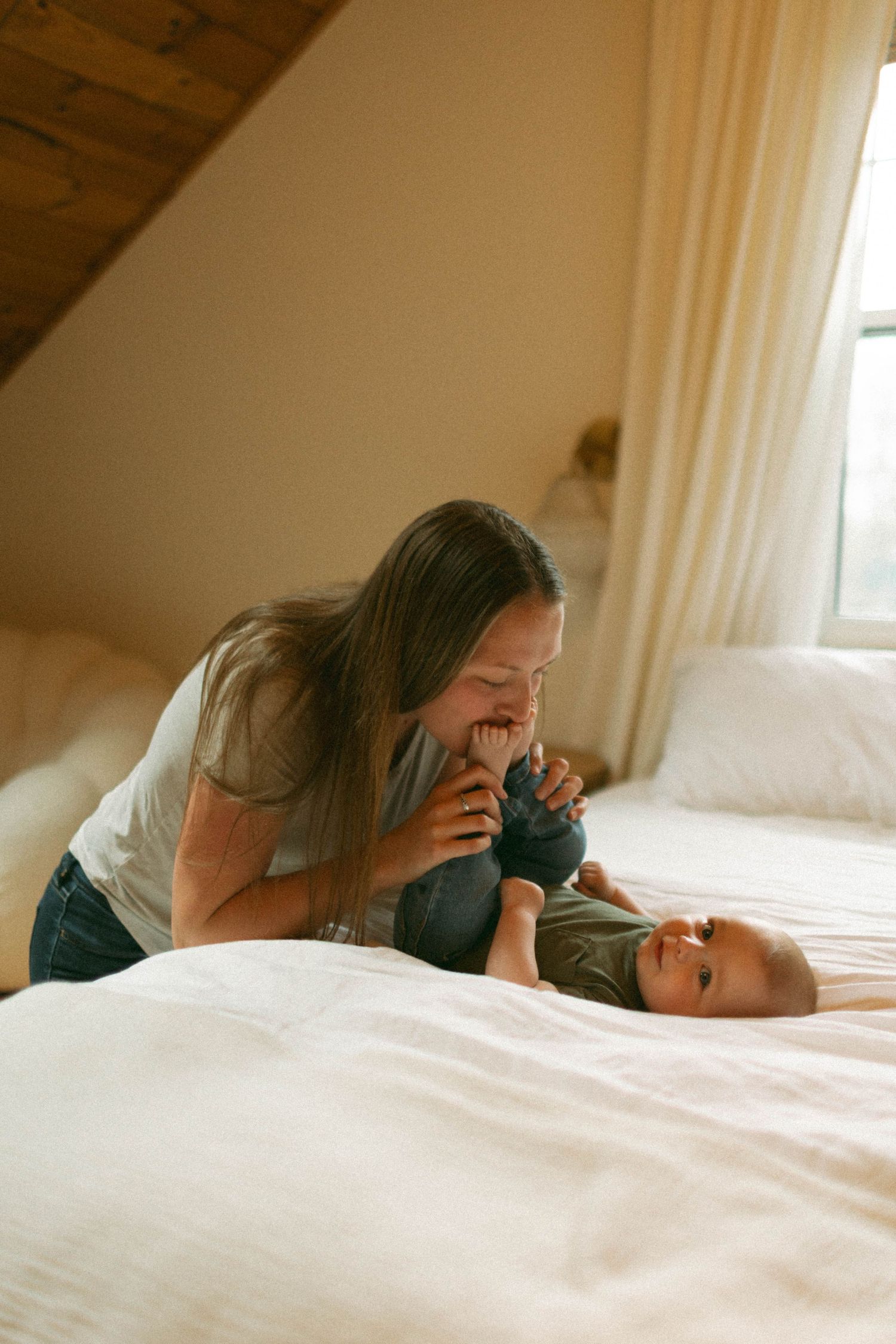 motherhood photographer, motherhood storytelling, motherhood photography, woodstock ontario photographer, family photographer near me