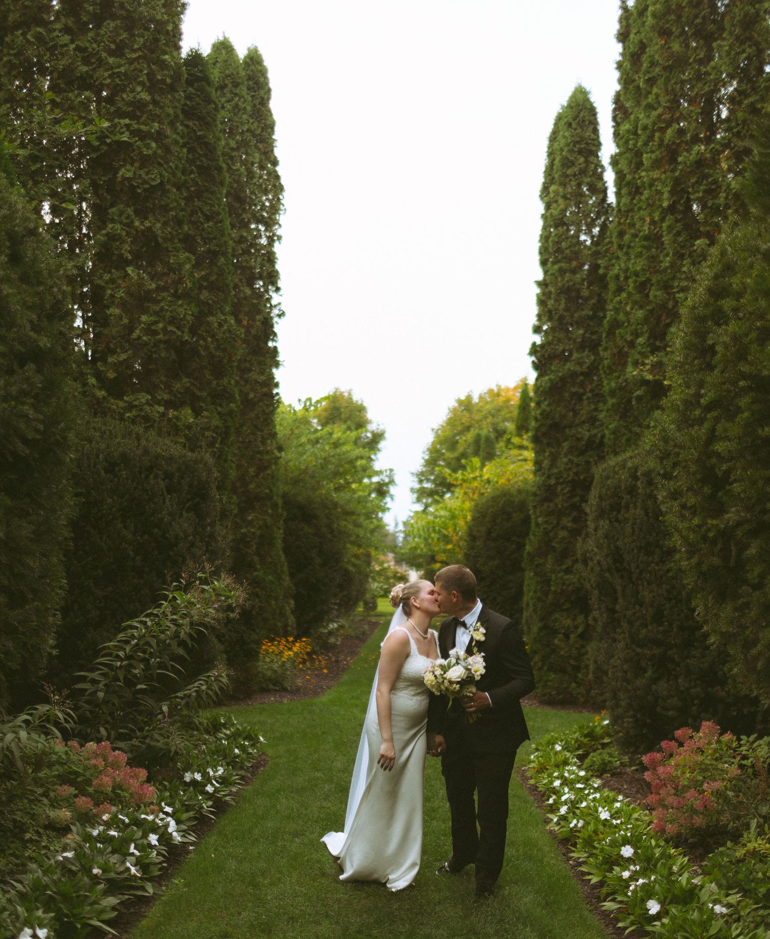 Woodstock wedding photographer, woodstock photographer, wedding photographer near me, ontario wedding photographer, ingersoll wedding photos