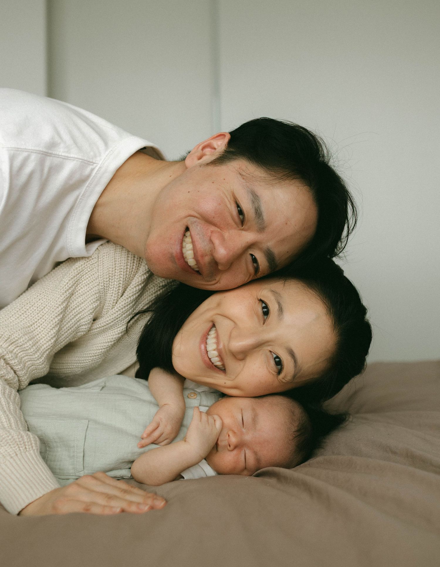 Lifestyle Newborn photographer near me, lifestyle newborn photographer brantford ,newborn photographer paris ontario, cambridge photographer