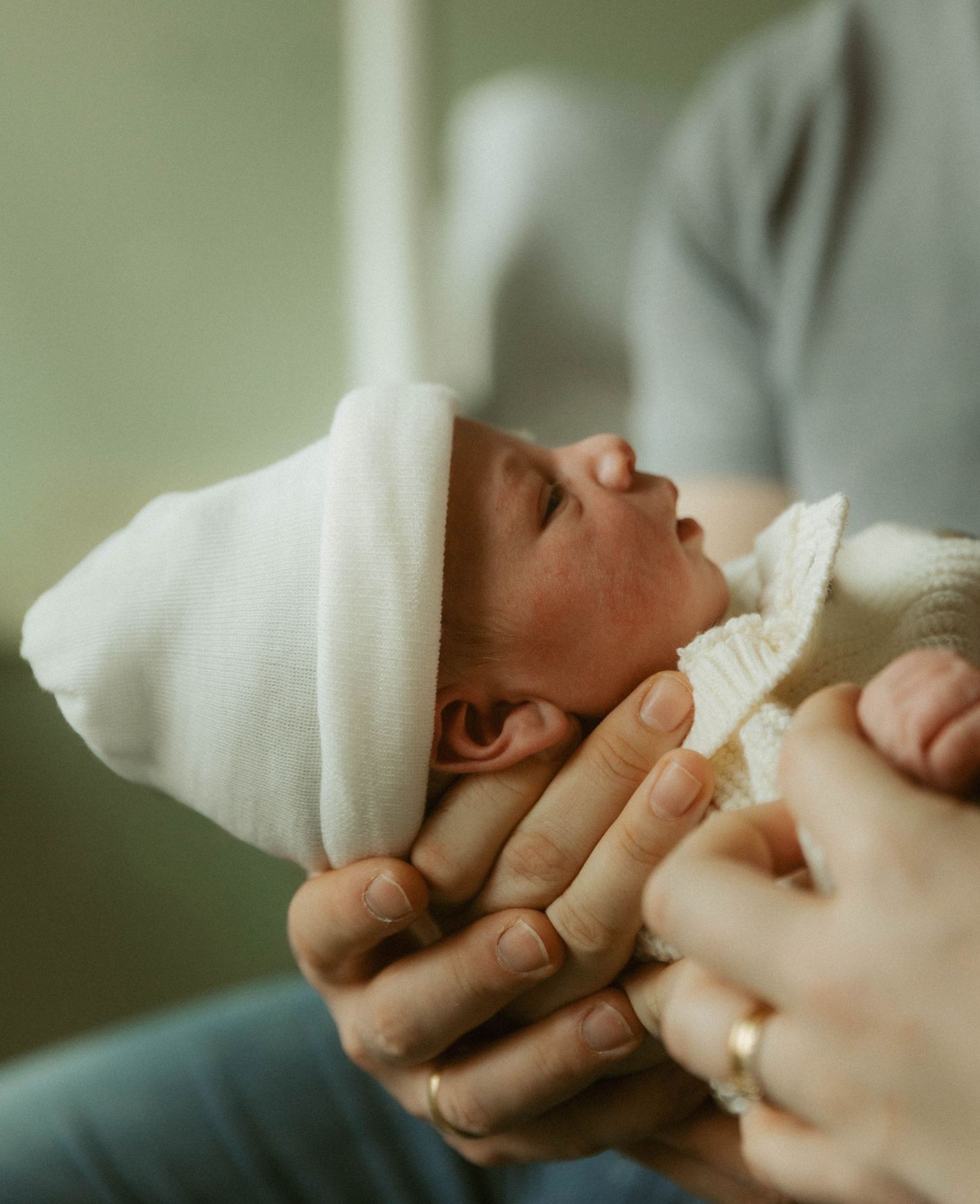 Woodstock Ontario Fresh 48 photographer capturing newborn and mother bonding in hospital after birth, Fresh 48 London, Fresh 48 Photographer