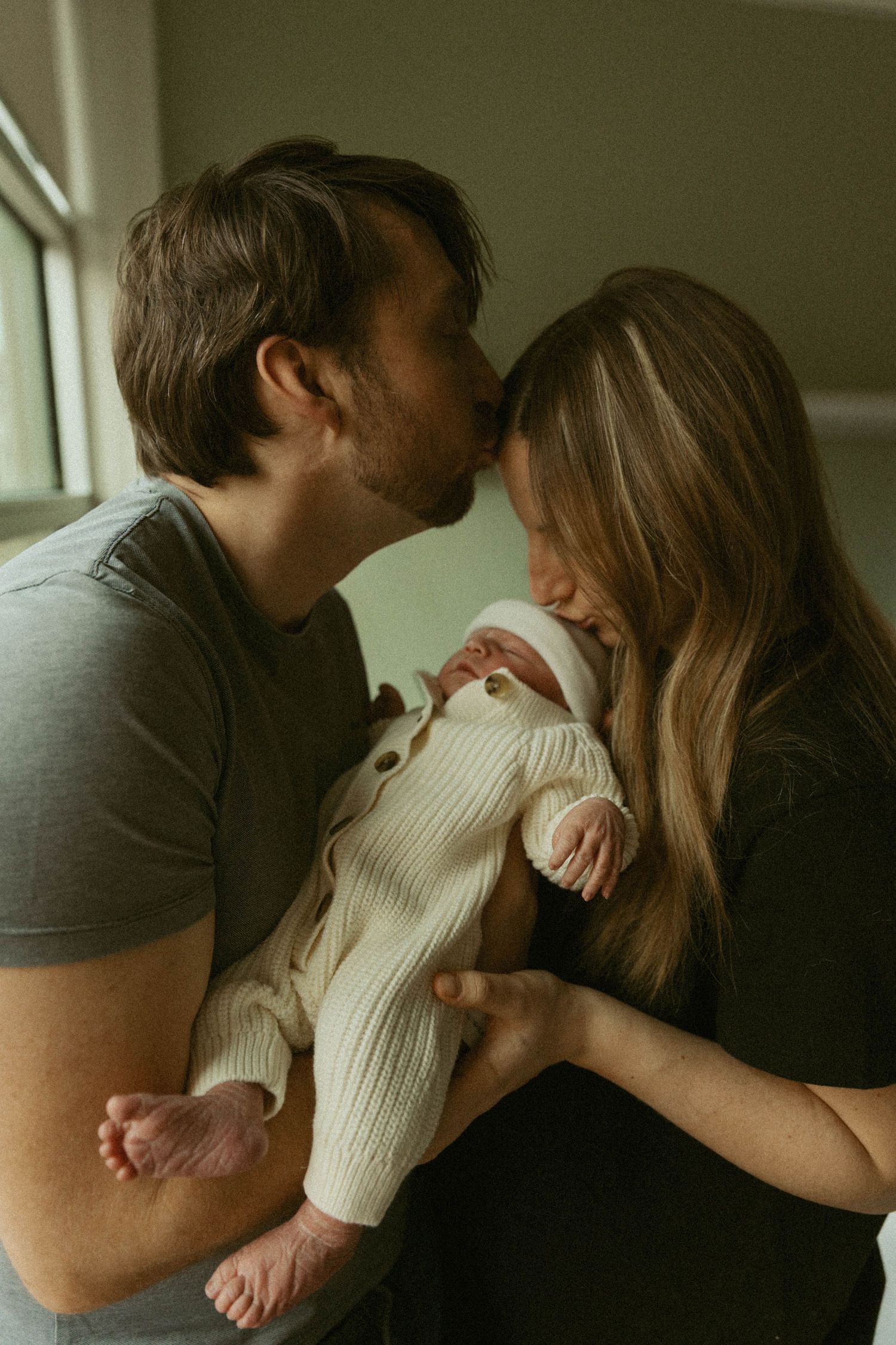 Woodstock Ontario Fresh 48 photographer capturing newborn and mother bonding in hospital after birth, Fresh 48 London, Fresh 48 Photographer