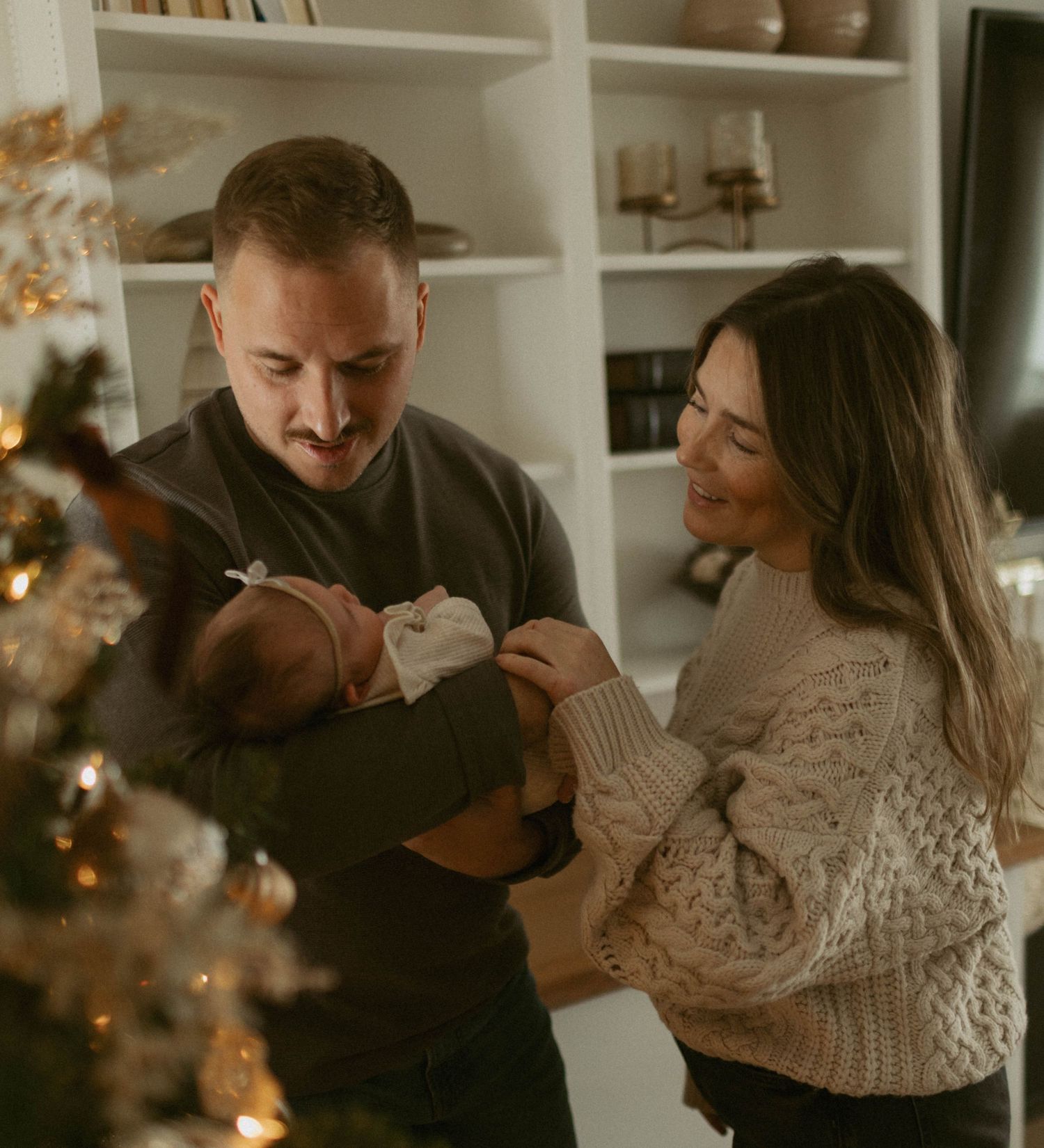 lifestyle newborn photographer near me, award winning photographer, trusted newborn photographer near me, top rated photographer near me