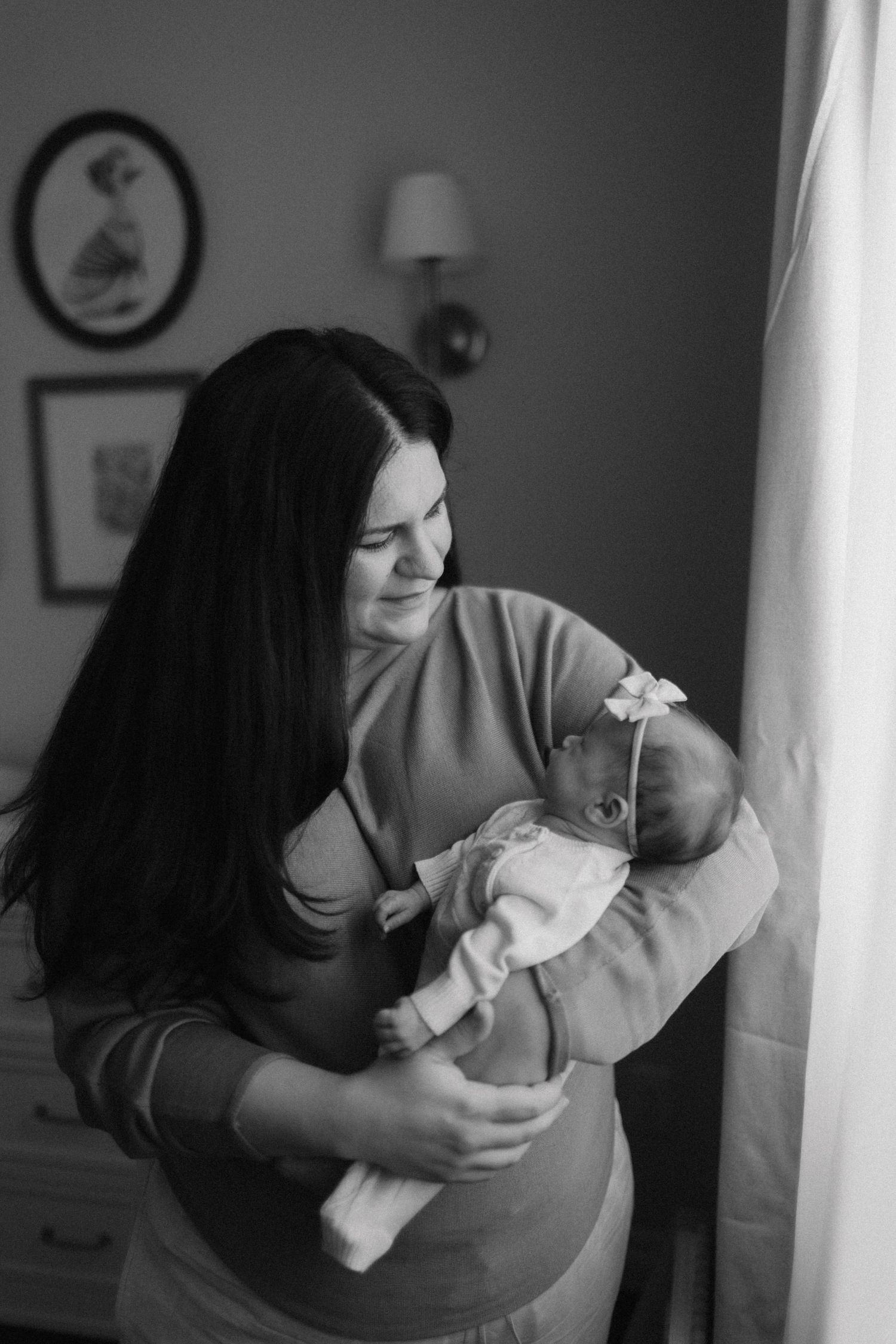 Lifestyle Newborn photographer near me, lifestyle newborn photographer brantford ,newborn photographer paris ontario, cambridge photographer
