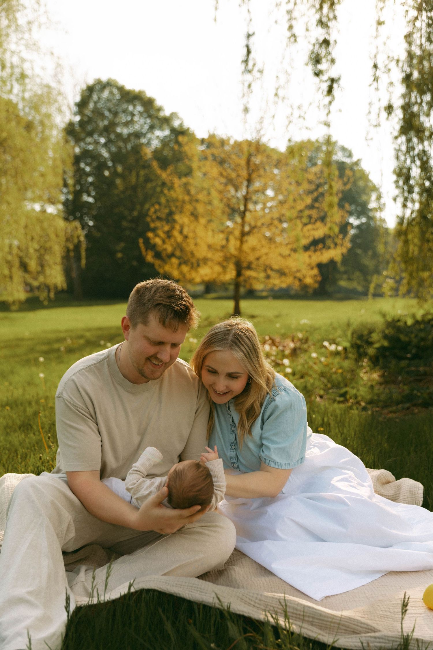 Lifestyle Newborn photographer near me, lifestyle newborn photographer brantford ,newborn photographer paris ontario, cambridge photographer