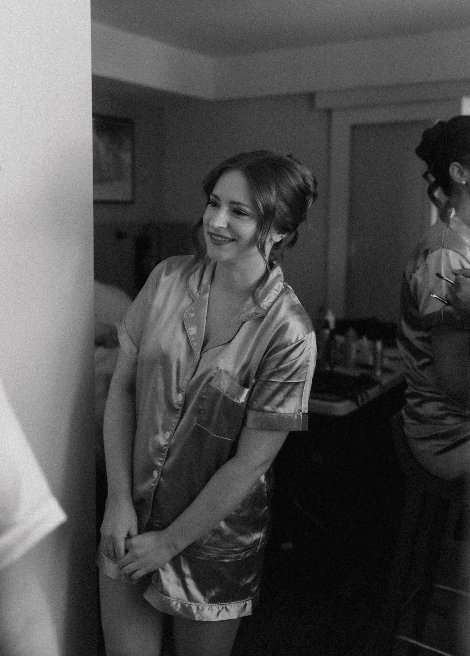 Documentary wedding photographer Ontario, Woodstock Ontario, cinematic storytelling, candid emotional moments
