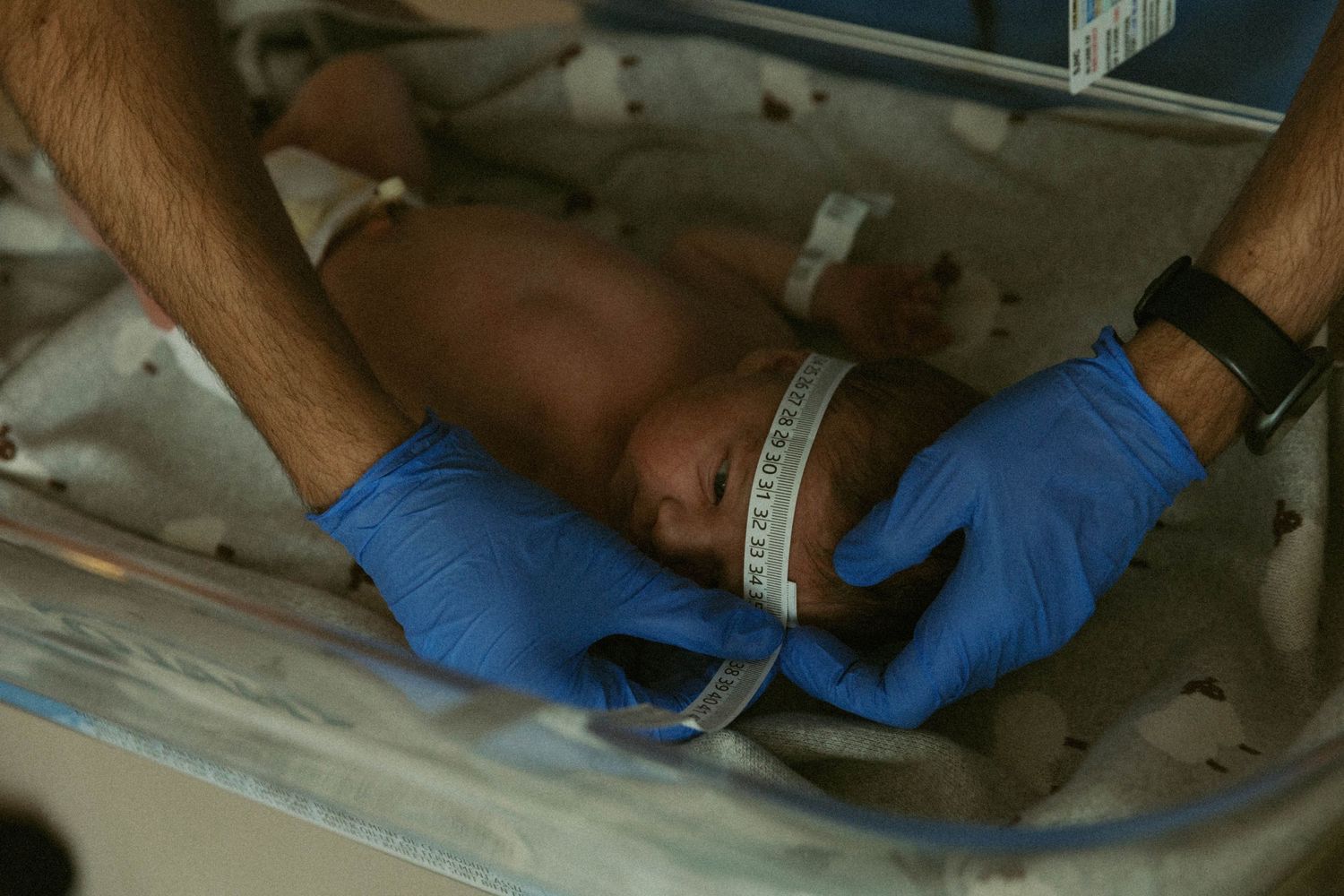 Fresh 48 newborn photography in London ON documenting authentic postpartum moments