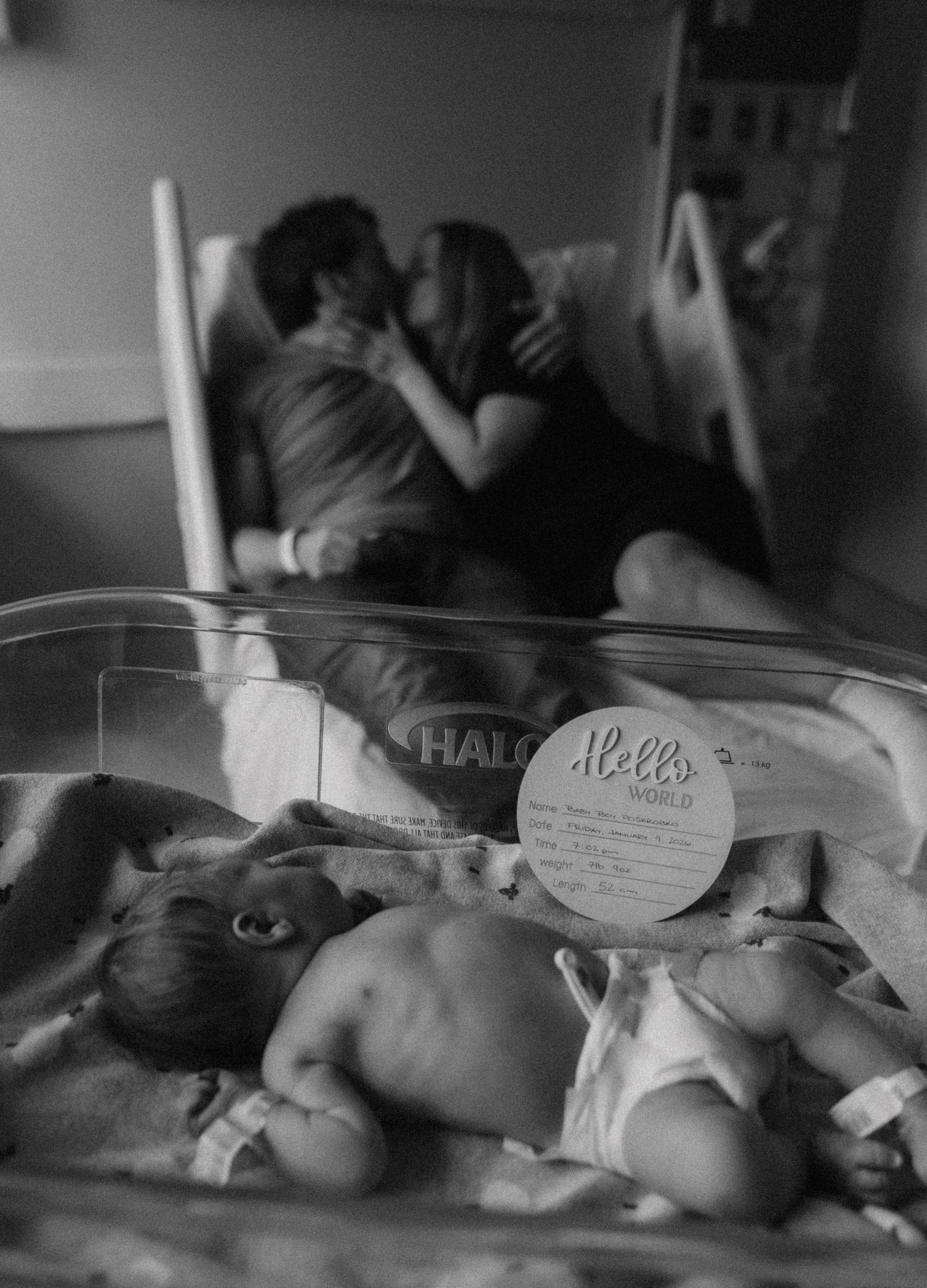 Woodstock Ontario Fresh 48 newborn photography capturing early bonding moments in hospital