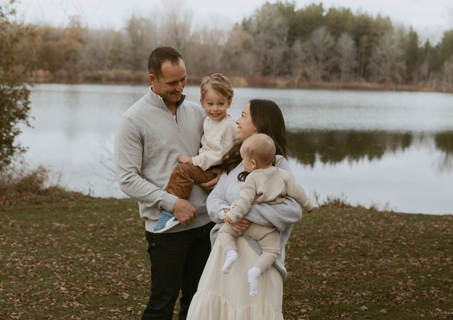 Woodstock Ontario family photographer | London ON family photos | Kitchener Waterloo family photography | Photographer Near Me | Woodstock