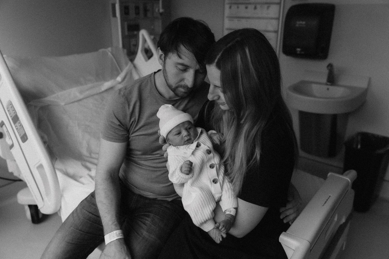 Fresh 48 newborn photography in London ON documenting authentic postpartum moments