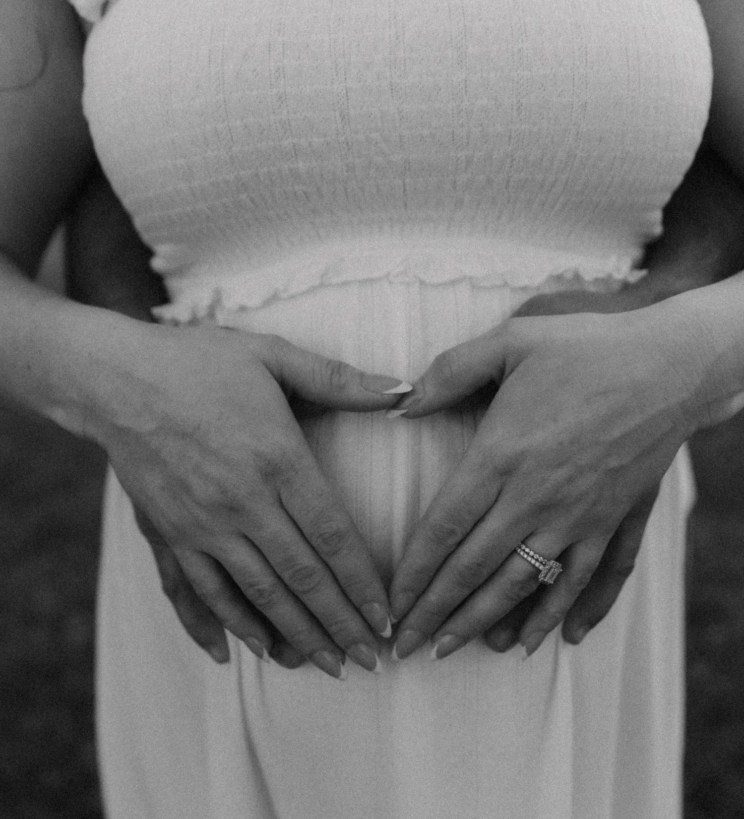 Maternity Photographer Near Me,Maternity photos, London Maternity photographer,Kitchener Maternity Photographer,London Photographer