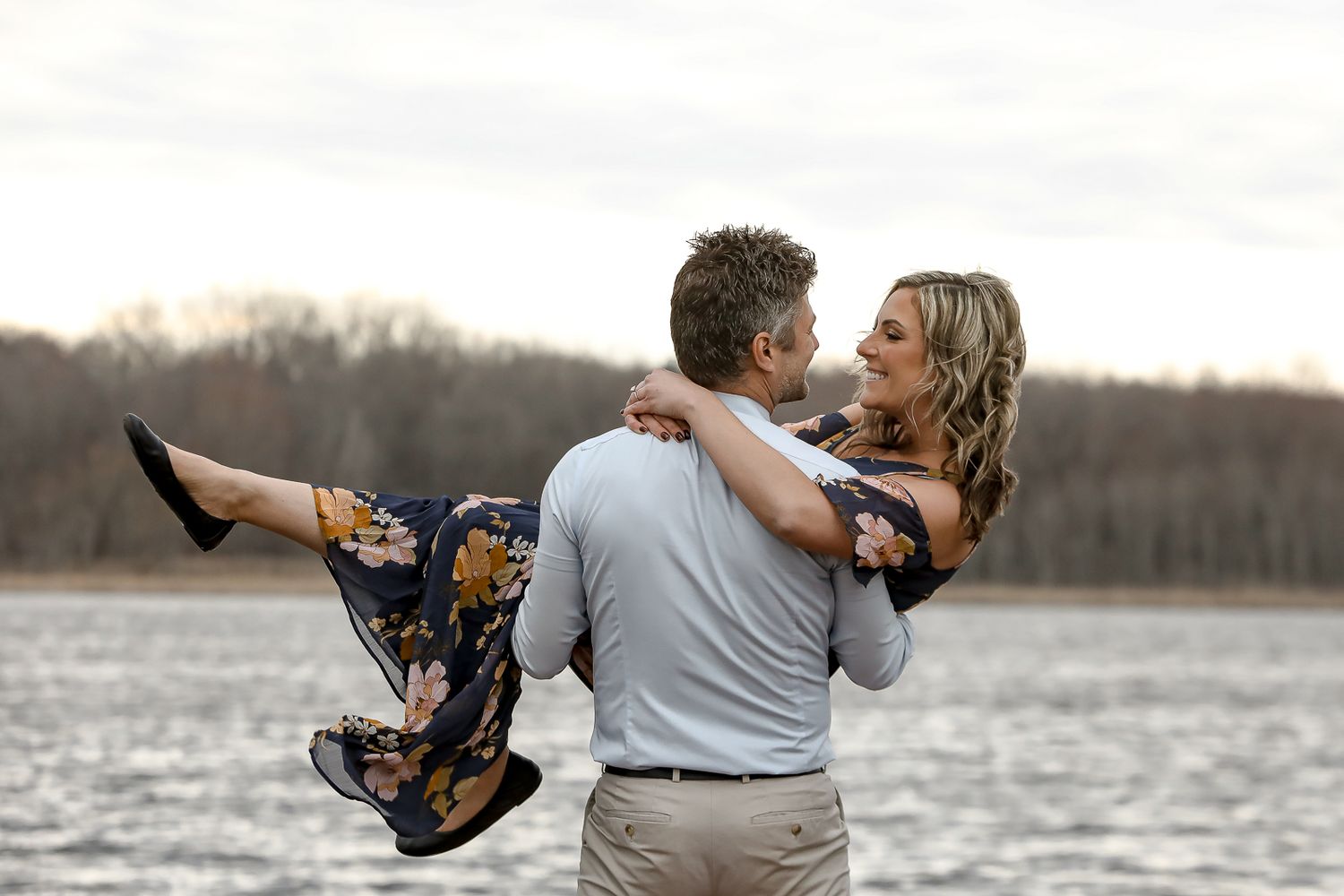 photographer: wedding photographer; Michigan photographer; engagement; graduation; family photography: senior photographer; portrait; photos