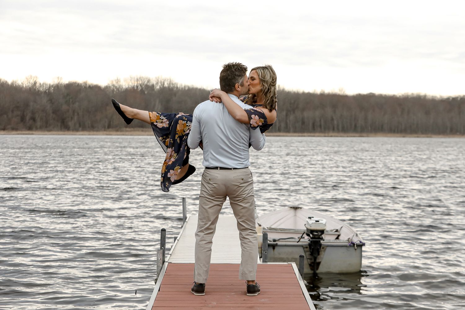 photographer: wedding photographer; Michigan photographer; engagement; graduation; family photography: senior photographer; portrait; photos