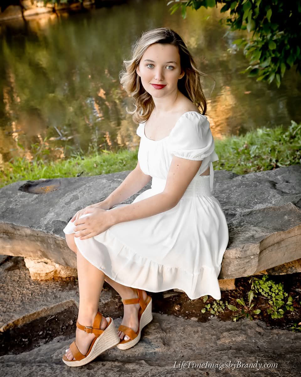 photographer: wedding photographer; Michigan photographer; engagement; graduation; family photography: senior photographer; portrait; photos