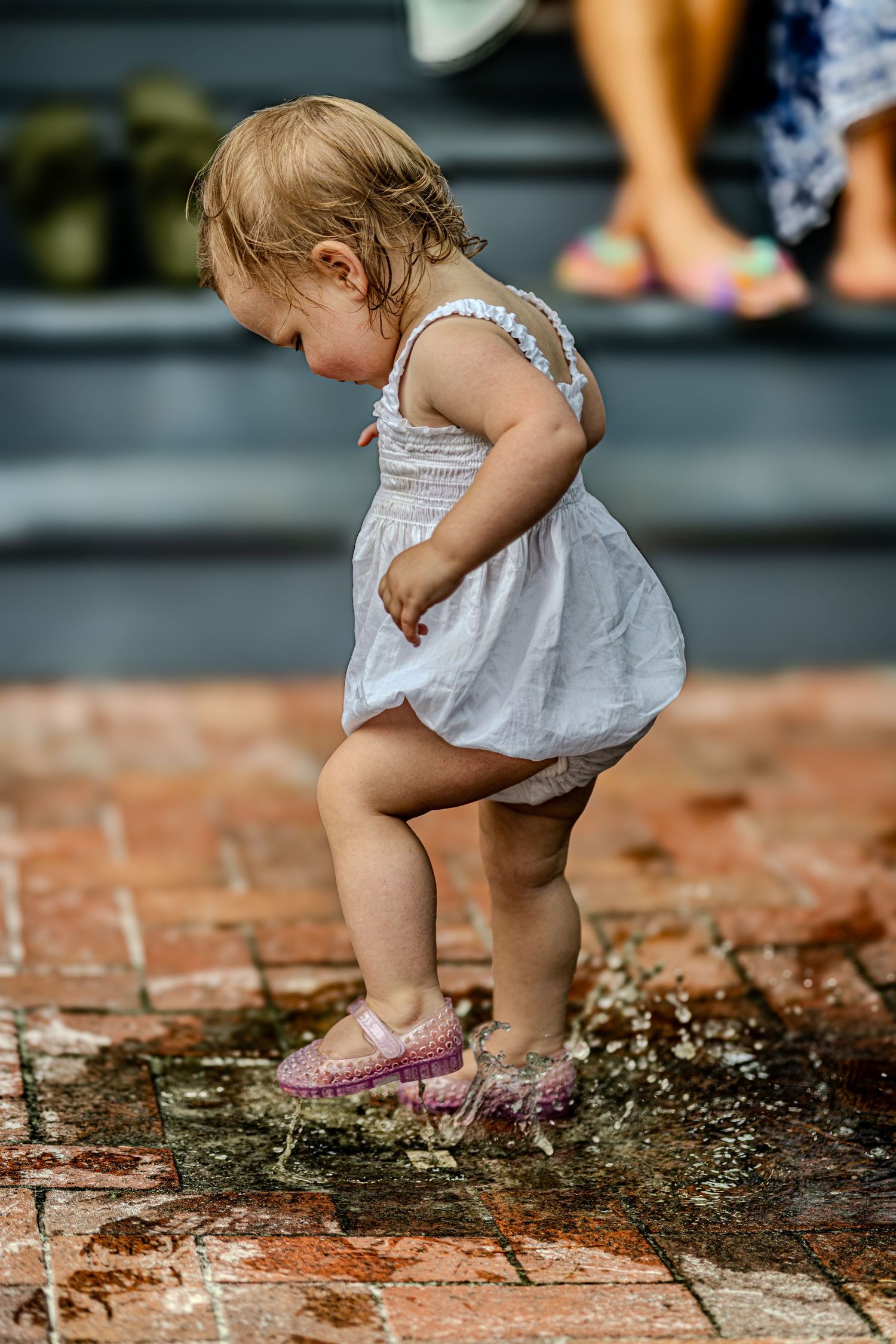 Jules Splashing
