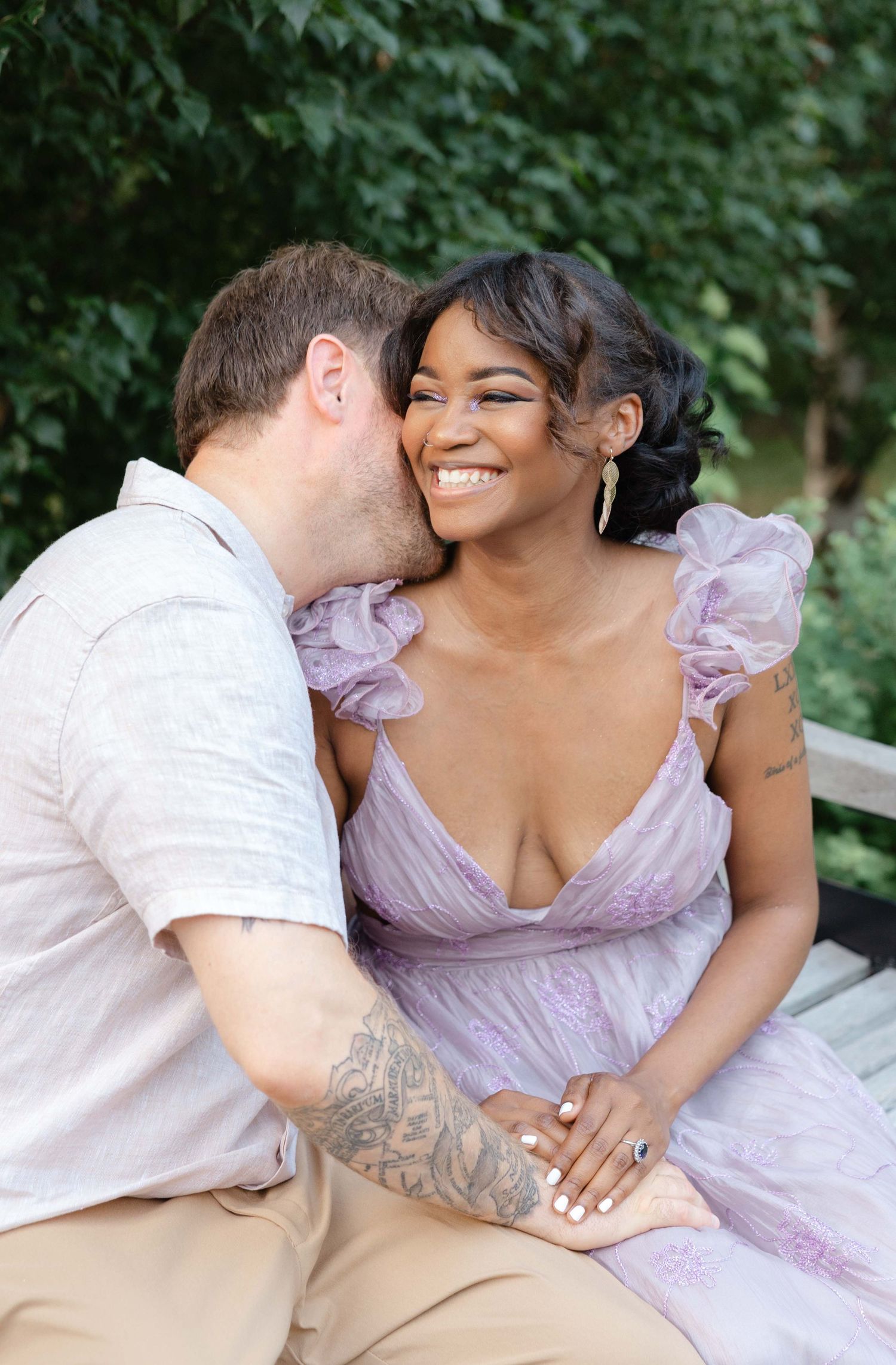 engagement couples session outdoor, natural light and real connection