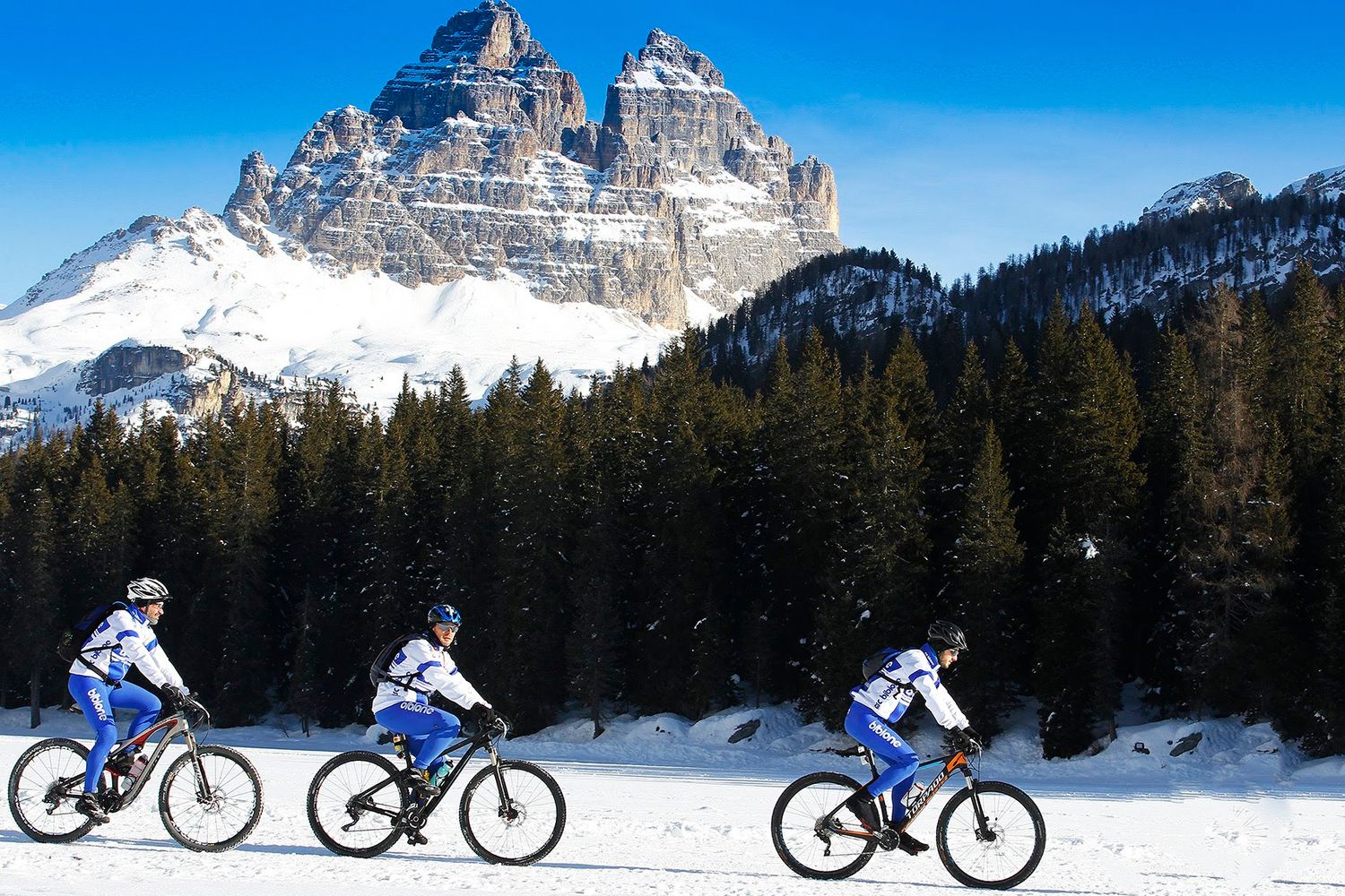 Sport - Cycling - Giro d'Italia - Ciclismo - Neve - Montagna