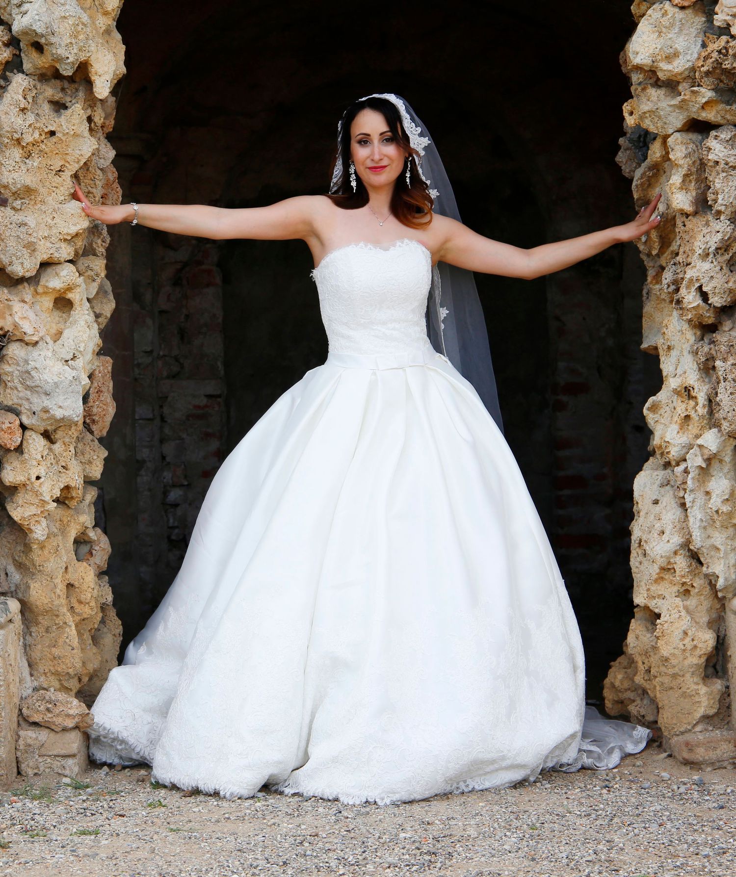 “Fun and joyful wedding photo in Italy capturing natural, playful, and loving moments of the bride and groom.”