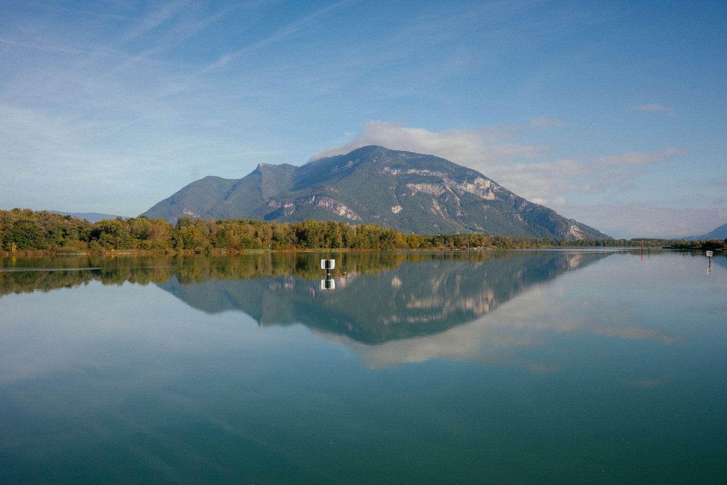 photo montagne reflet lac
