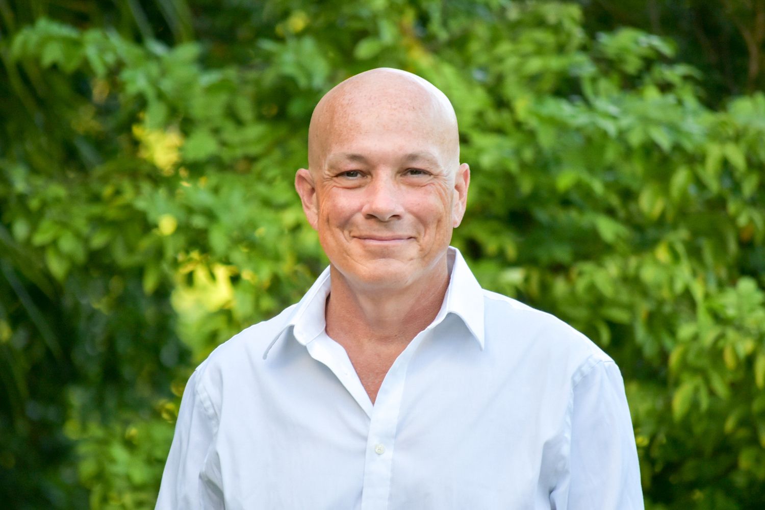 Professional casual headshots outdoors in Raleigh NC