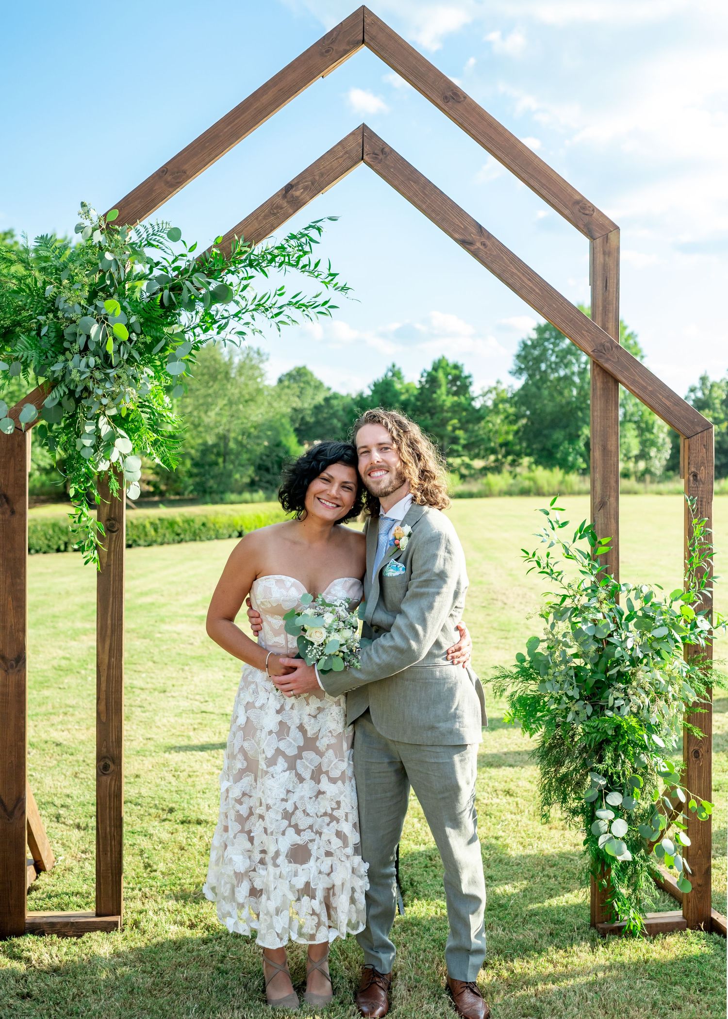 Outdoor wedding photos in Raleigh North Carolina