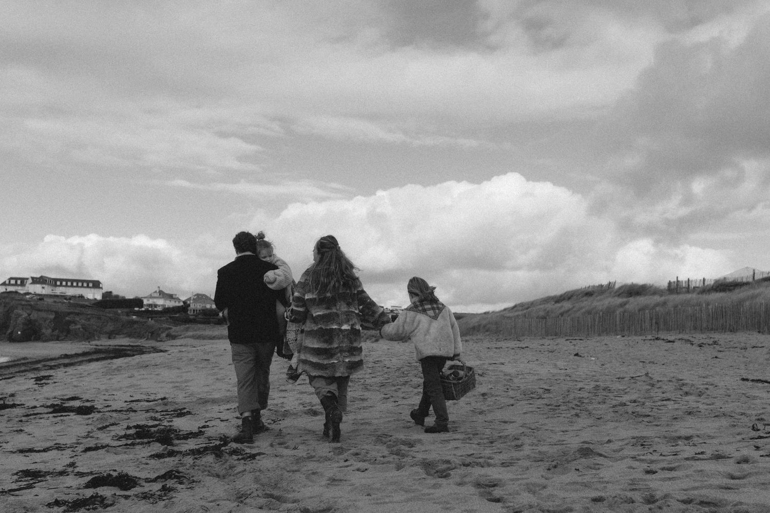 cinematic, storytelling, family , beach, outdoor, natural , photographer