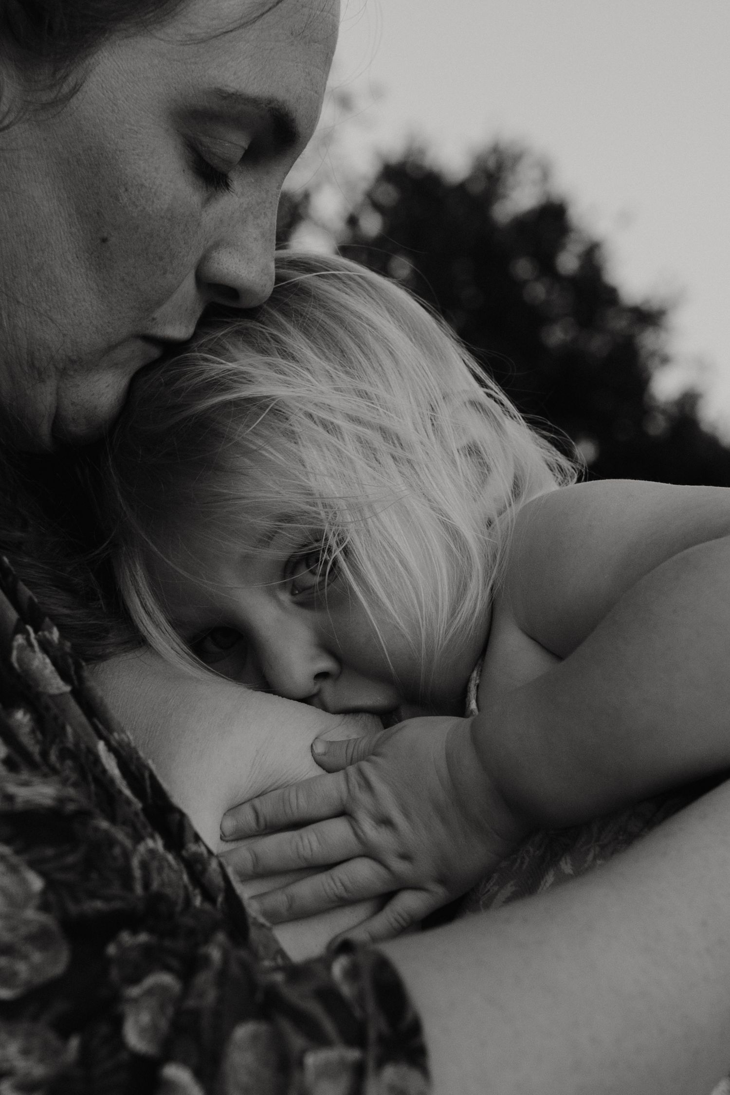 outdoors, natural, real, emotive, golden hour, breastfeeding