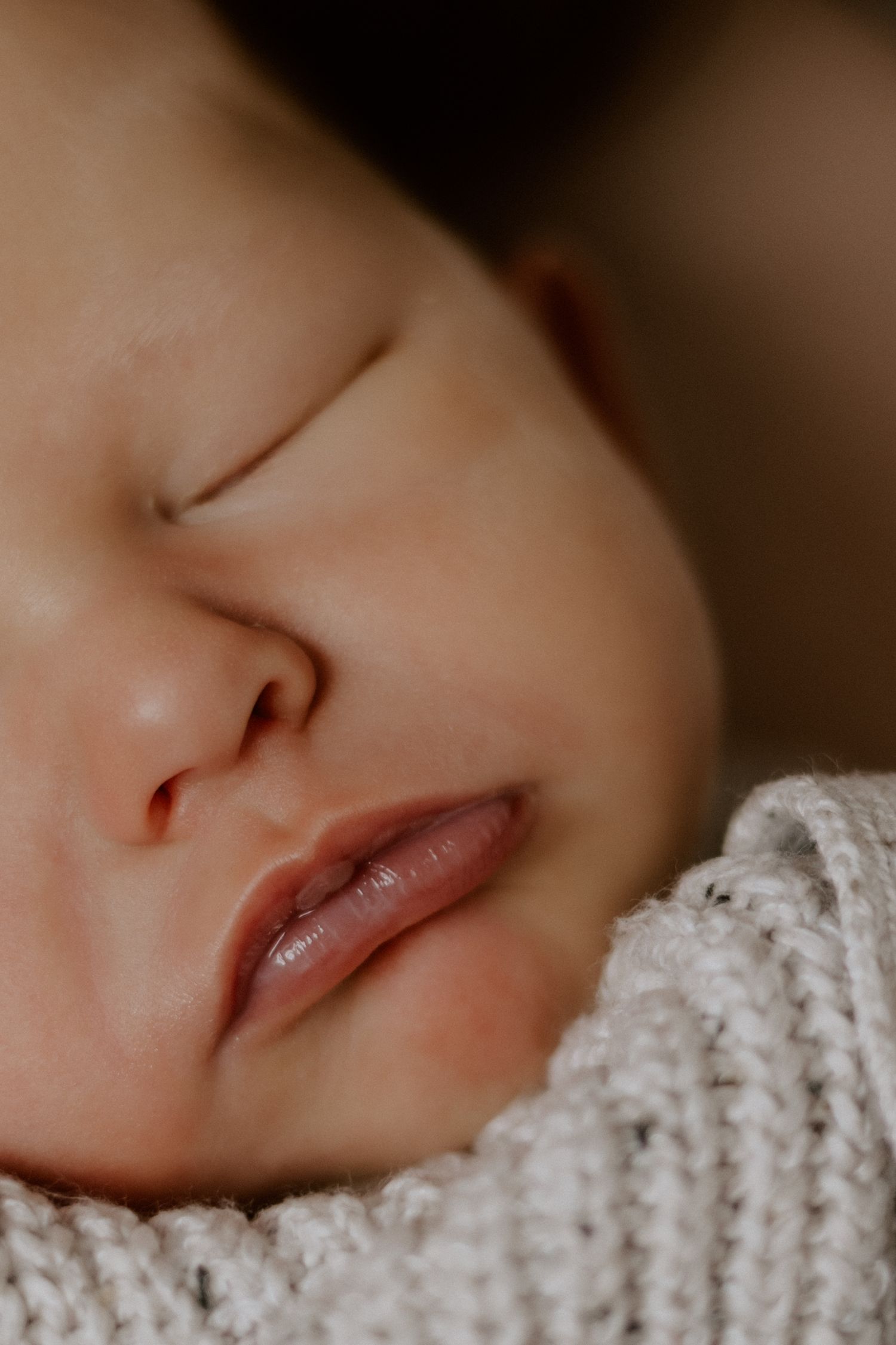 natural , in home, newborn photographer , cosy , relaxed, details