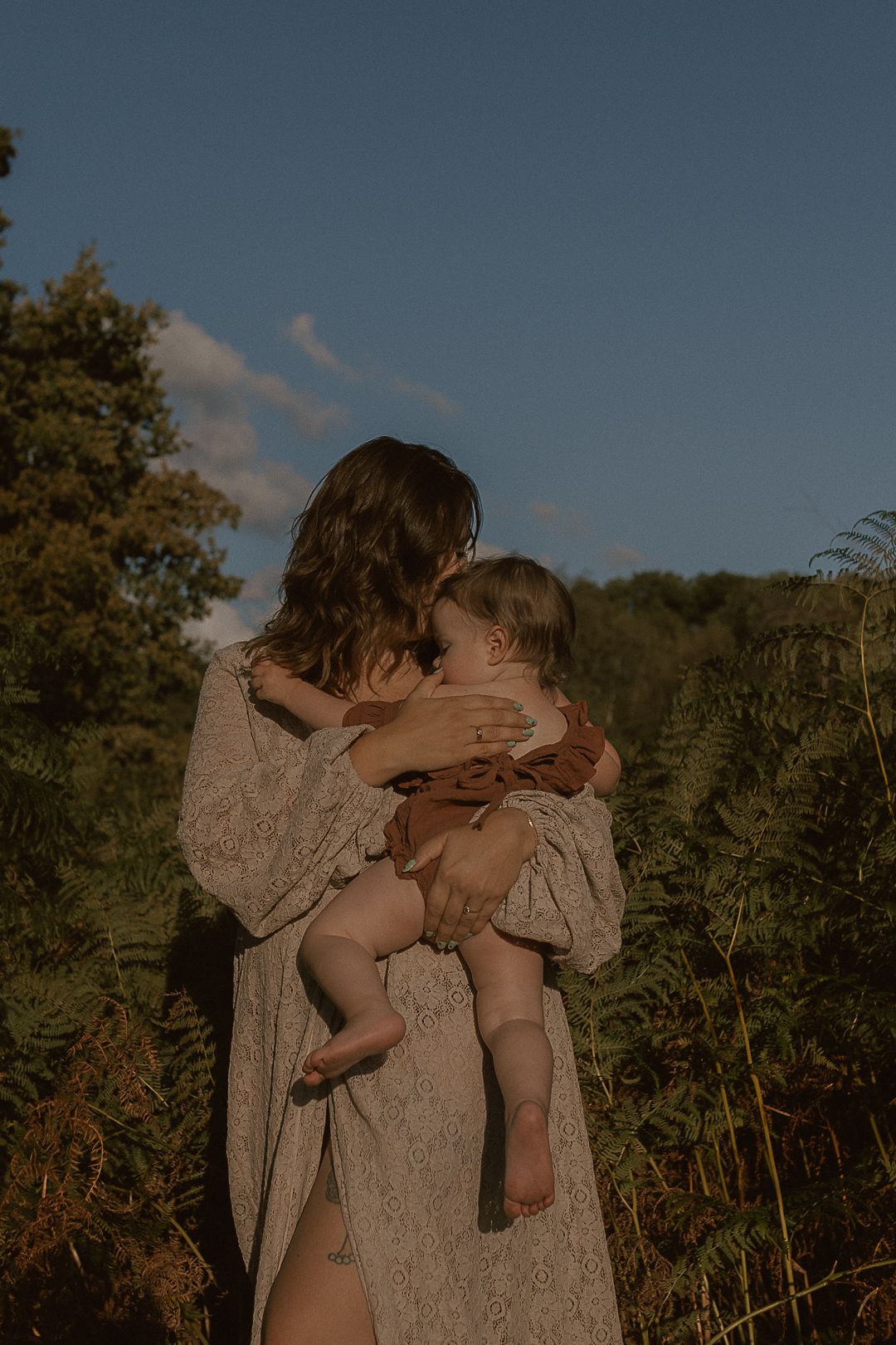 motherhood, outside, wild and free, earthy, black and white,  emotive photographer