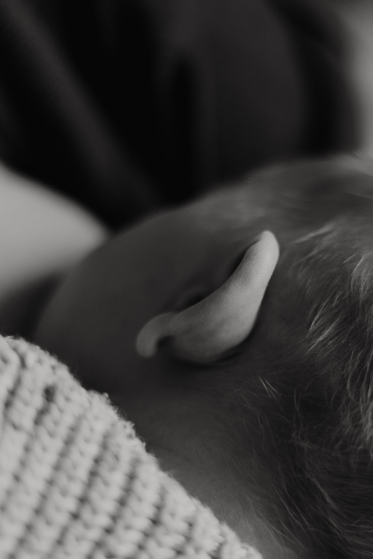 natural , in home, newborn photographer , cosy , relaxed, details