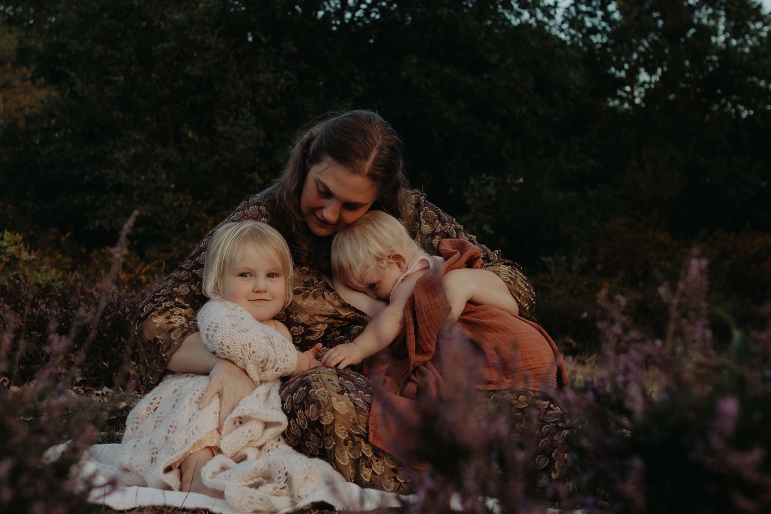 outdoors, natural, real, emotive, golden hour, breastfeeding