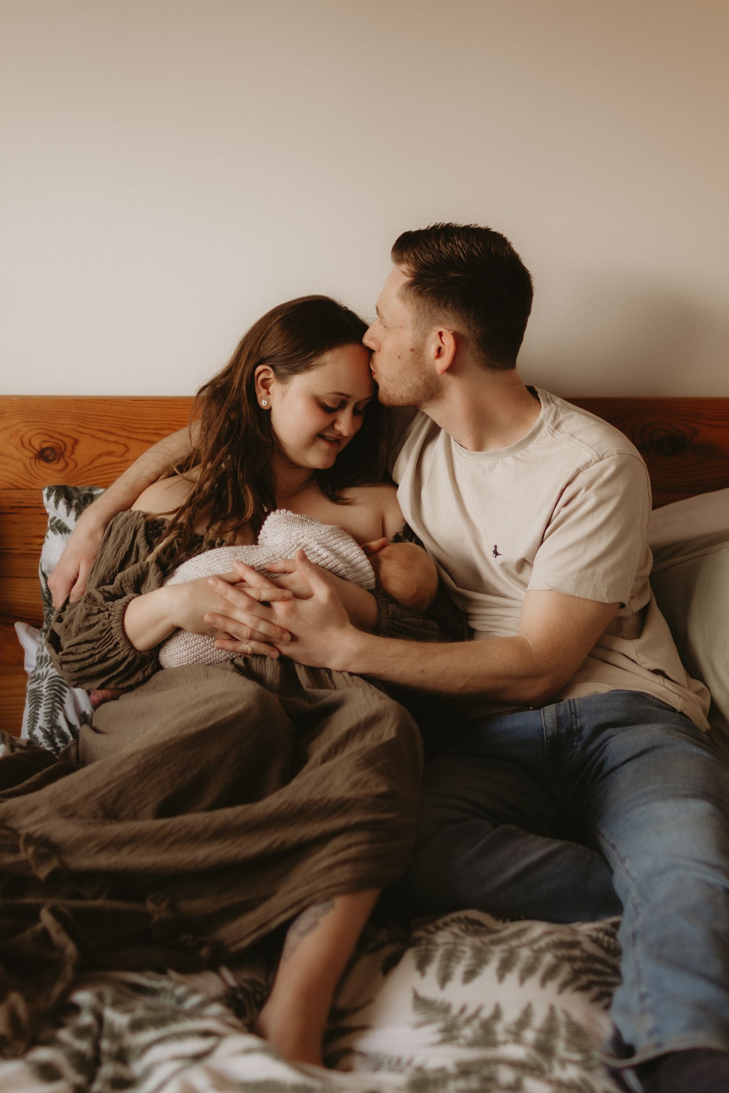 natural , in home, newborn photographer , cosy , relaxed, details