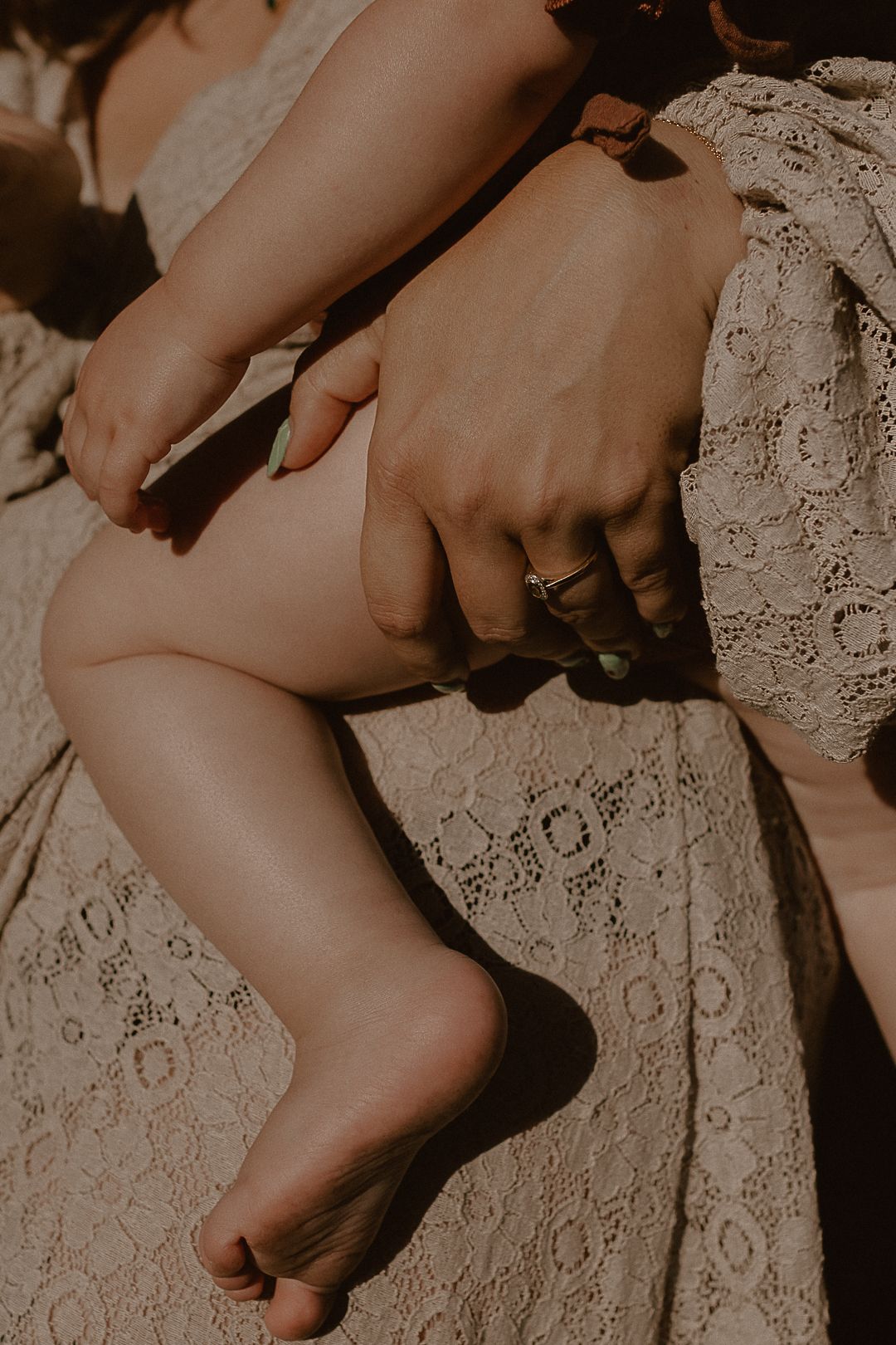 motherhood, outside, wild and free, earthy, black and white,  emotive photographer