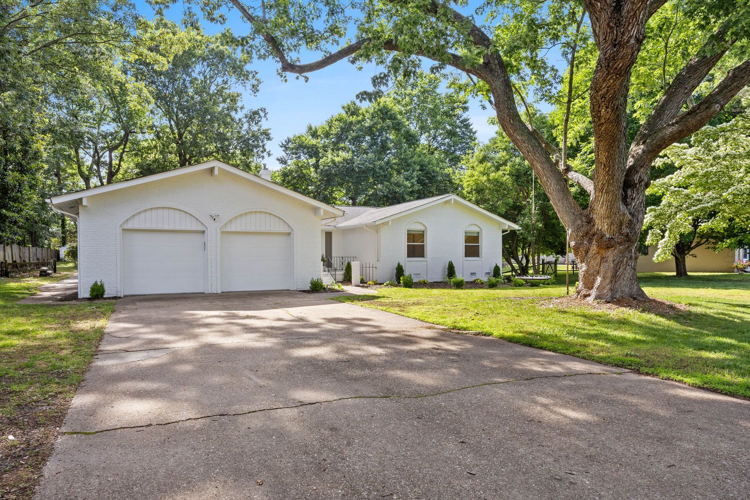 Exterior photo of a luxury home in Virginia Beach, Virginia