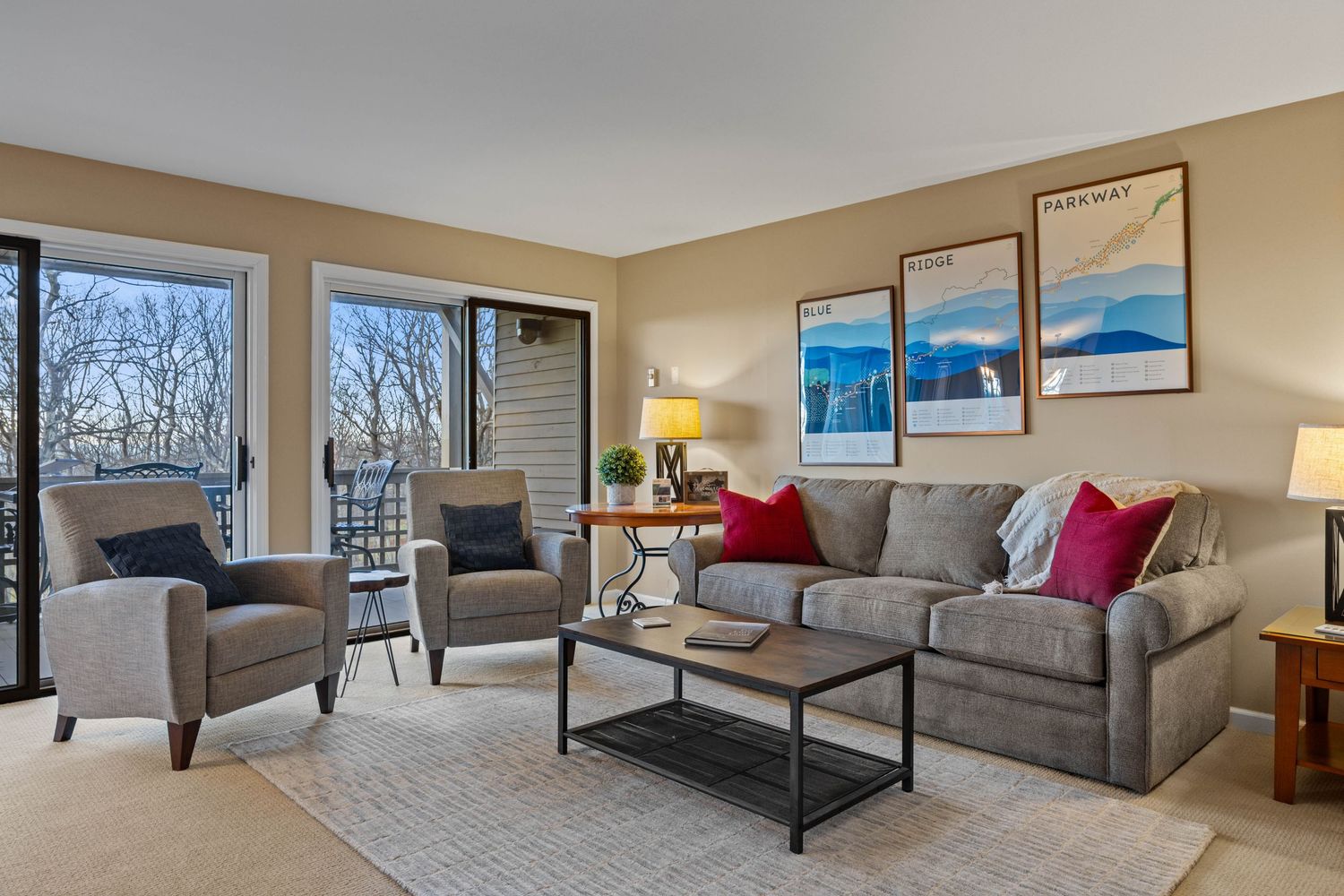 Living room in Wintergreen Mountainside Condo
